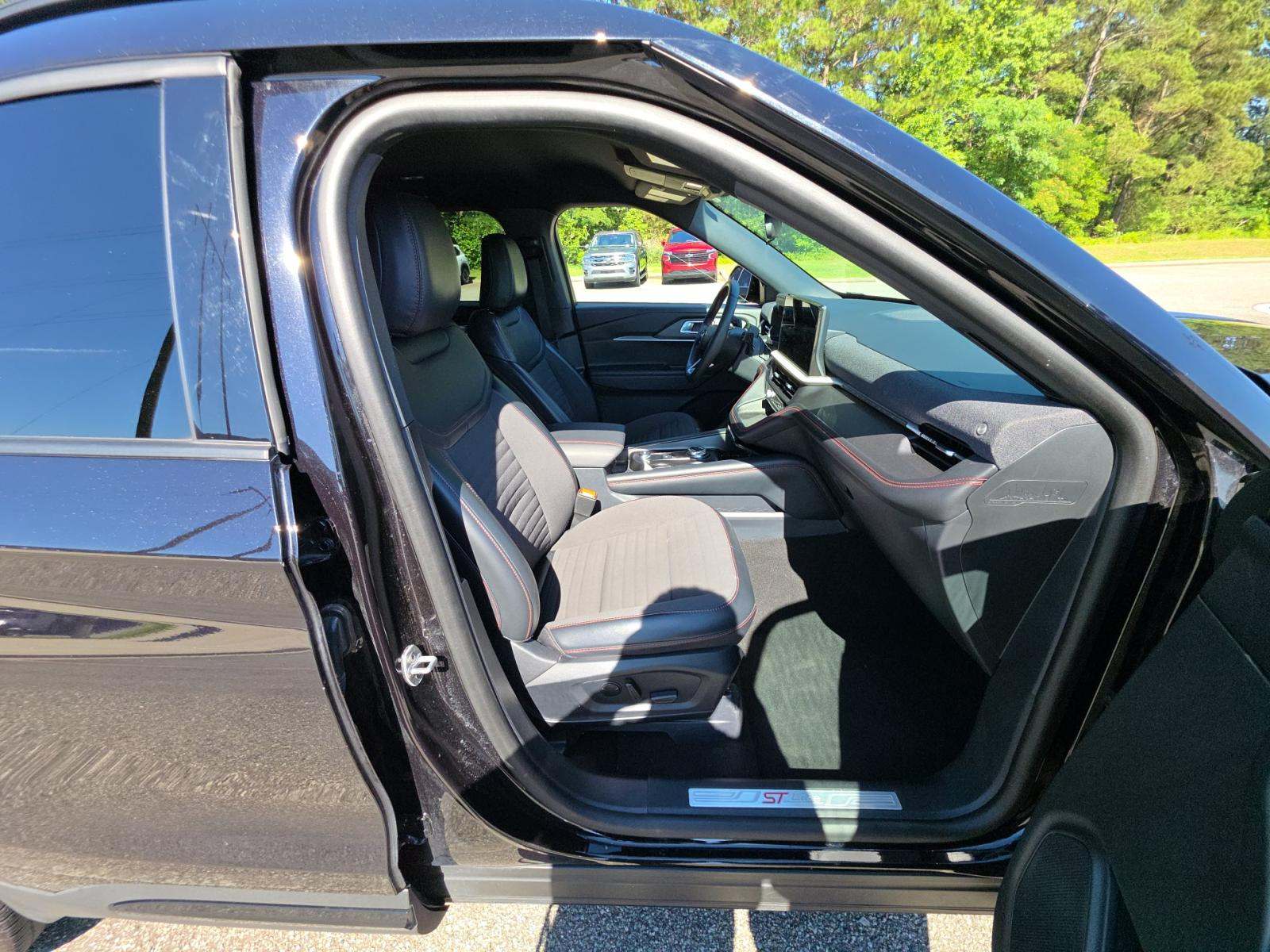 2025 Ford Explorer ST-Line AWD