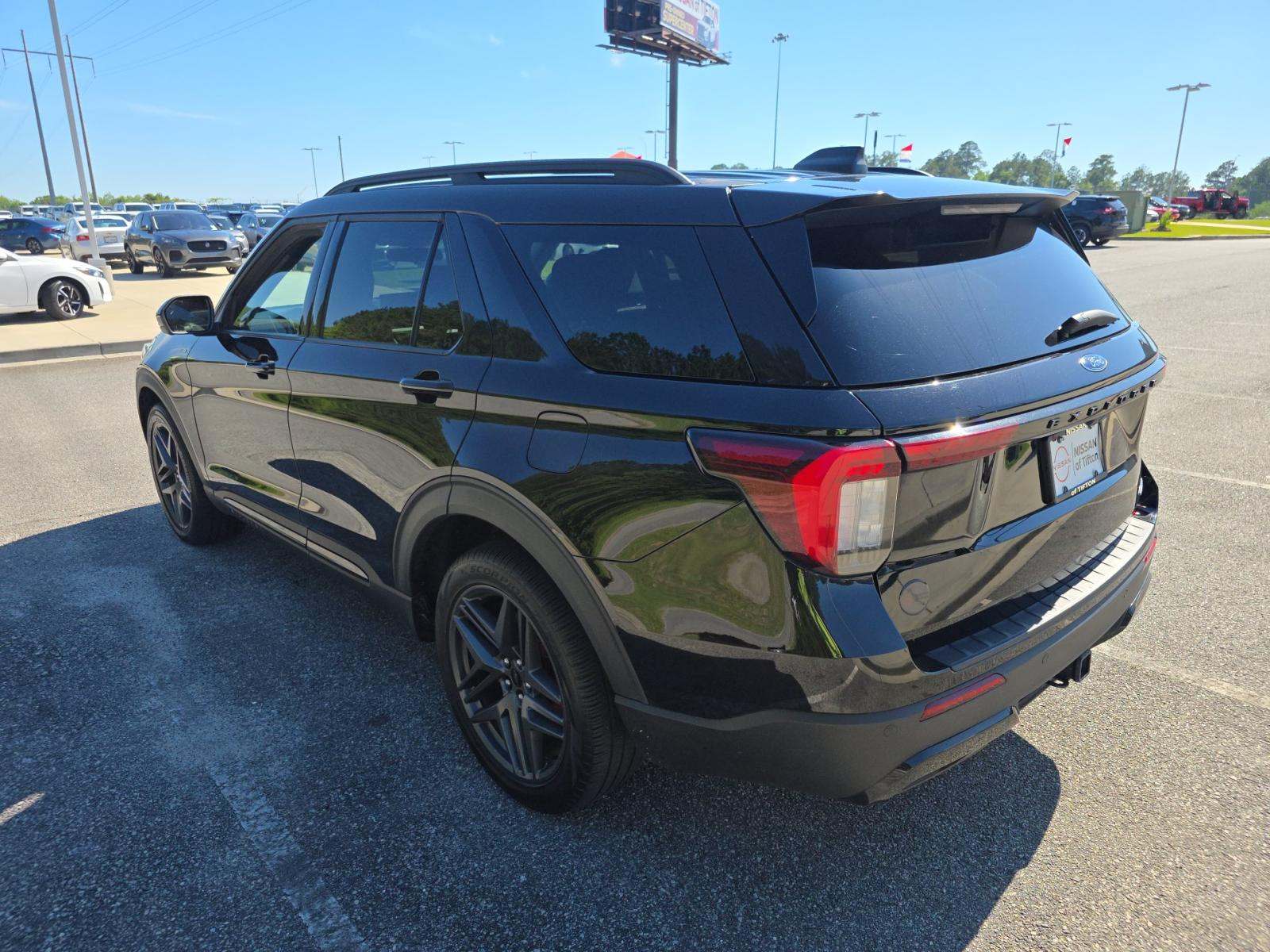 2025 Ford Explorer ST-Line AWD