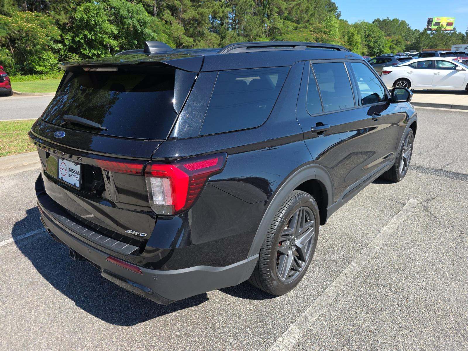 2025 Ford Explorer ST-Line AWD