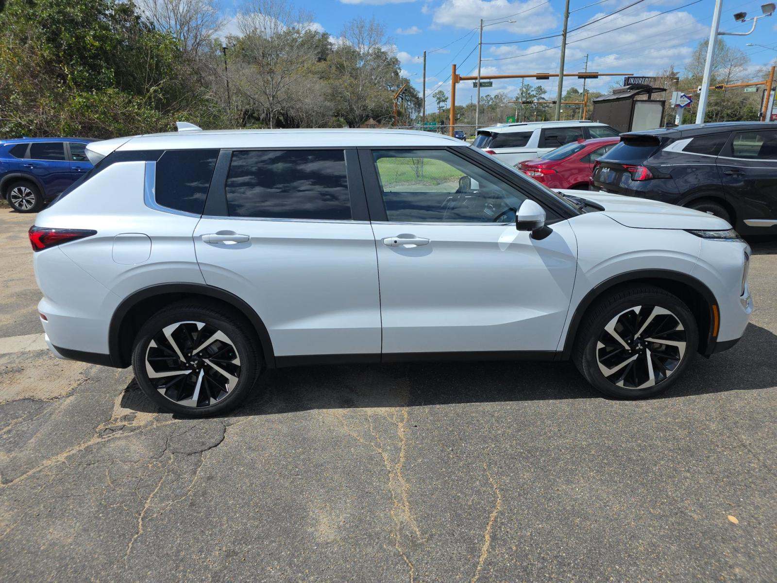 2024 Mitsubishi Outlander SE FWD