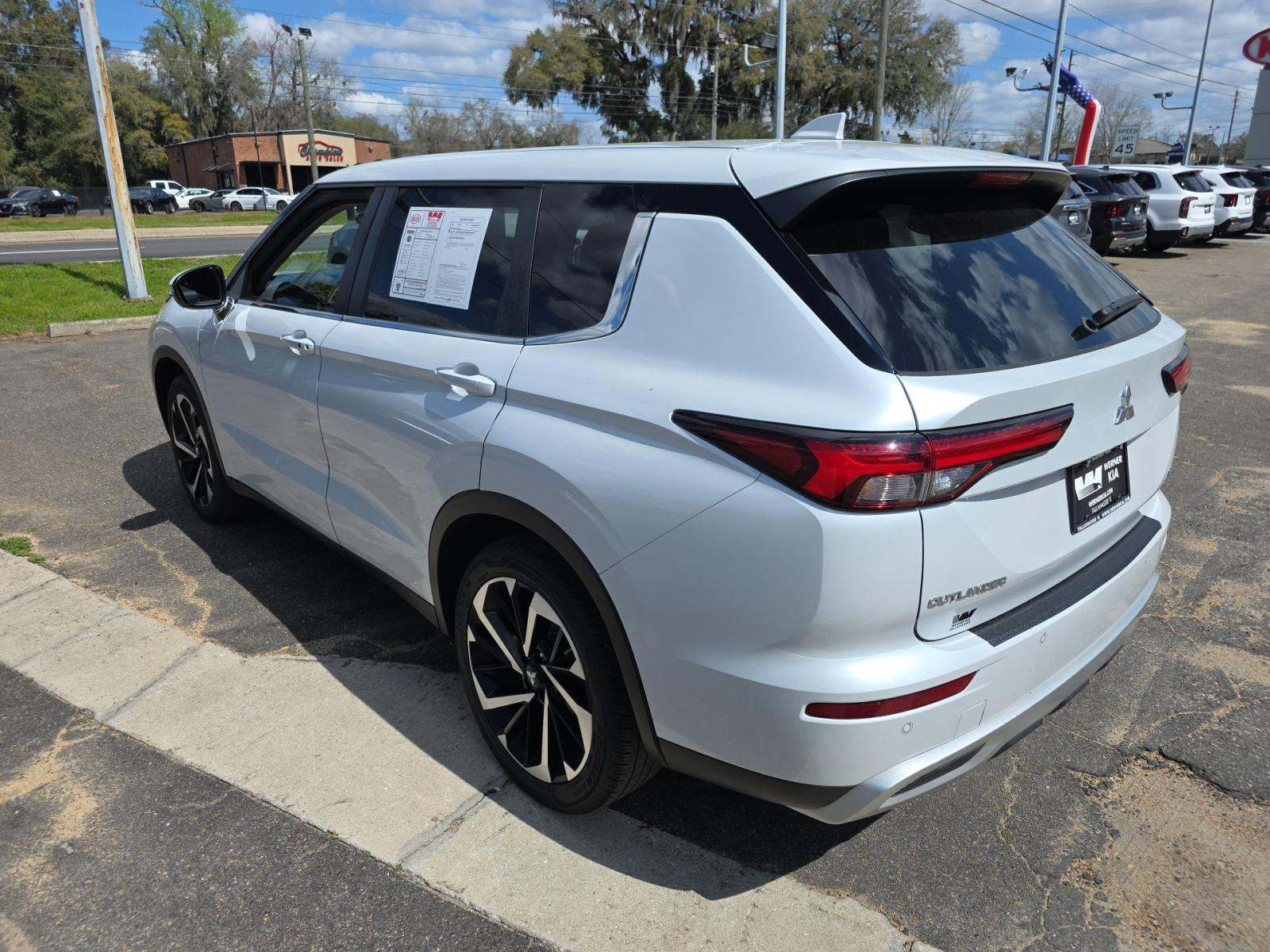 2024 Mitsubishi Outlander SE FWD
