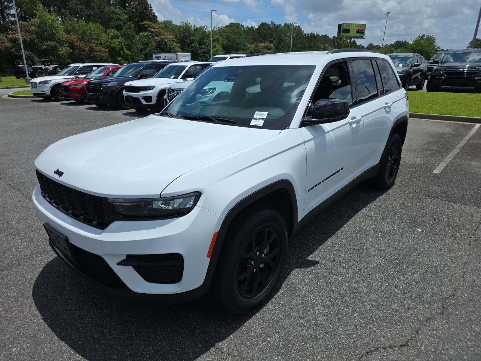 2025 Jeep Grand Cherokee Altitude AWD