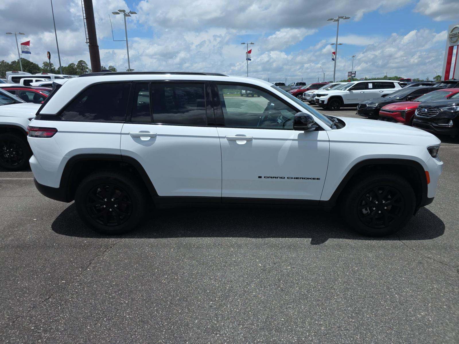 2025 Jeep Grand Cherokee Altitude AWD