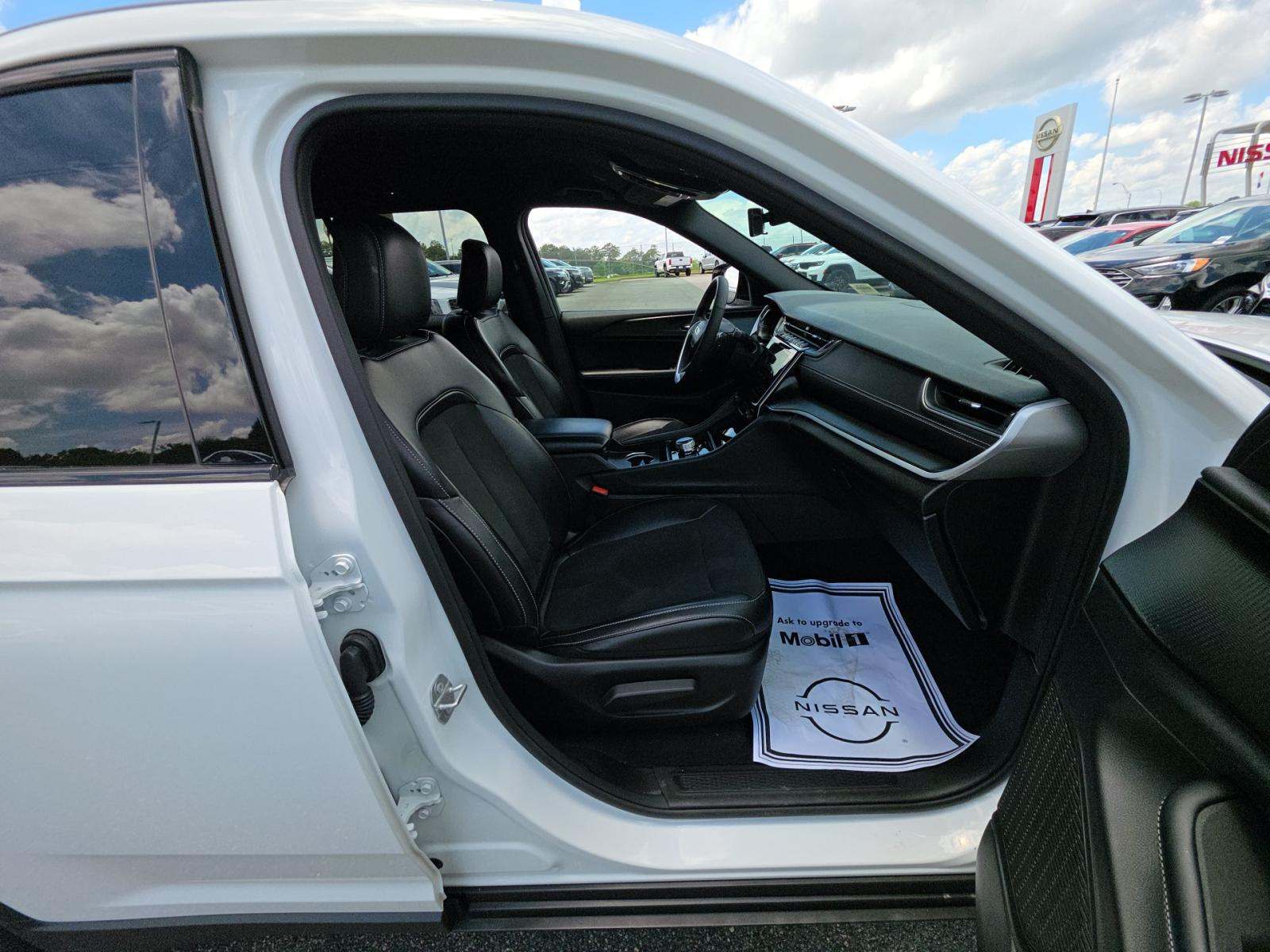 2025 Jeep Grand Cherokee Altitude AWD