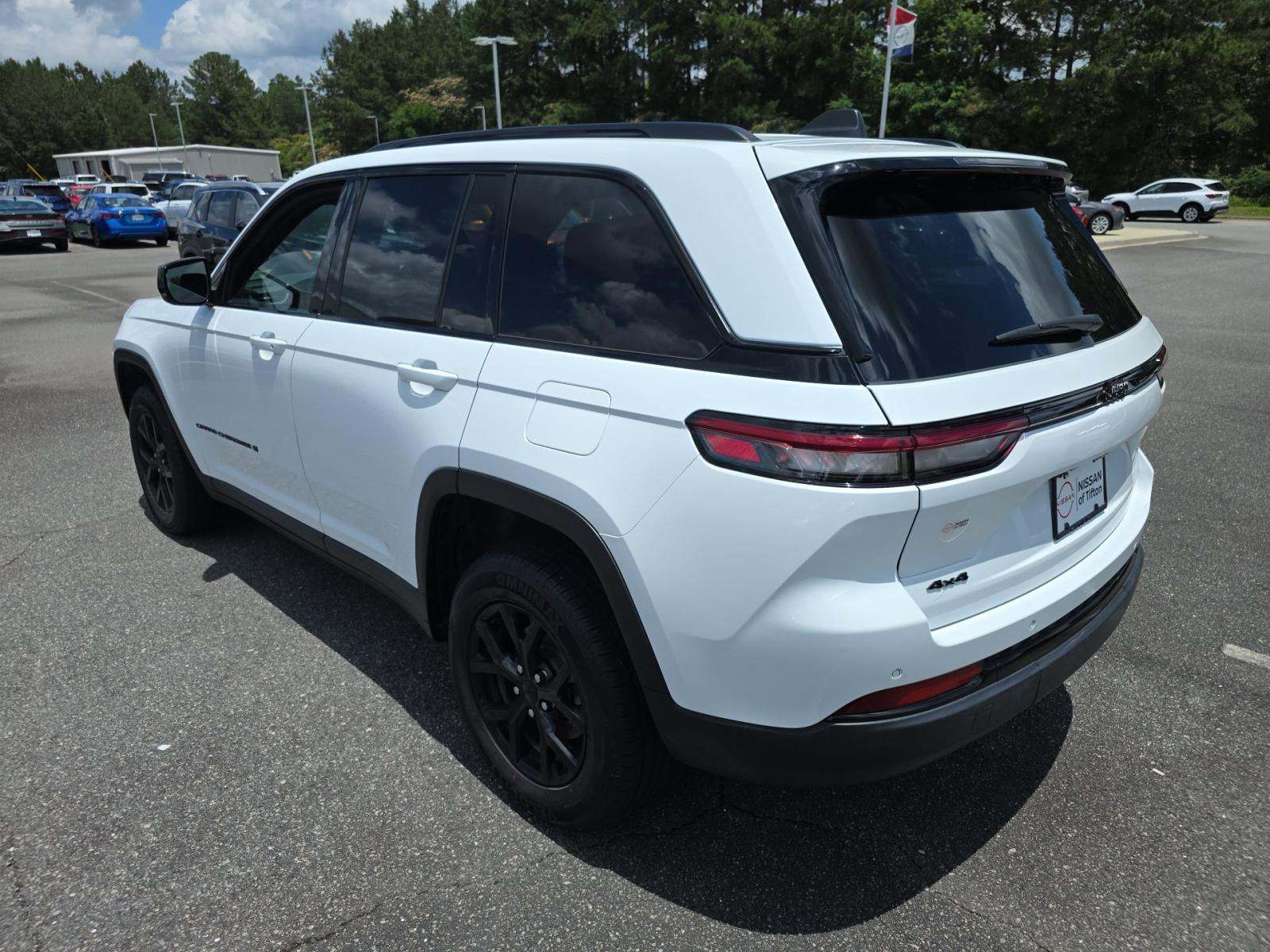 2025 Jeep Grand Cherokee Altitude AWD