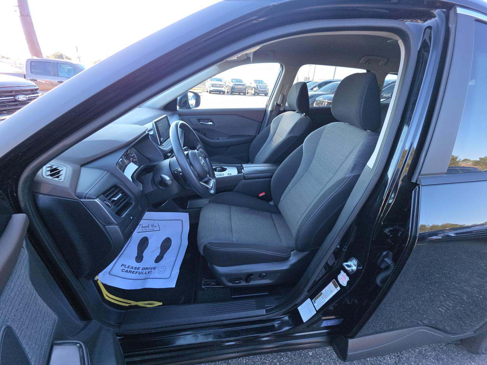 2023 Nissan Rogue SV FWD