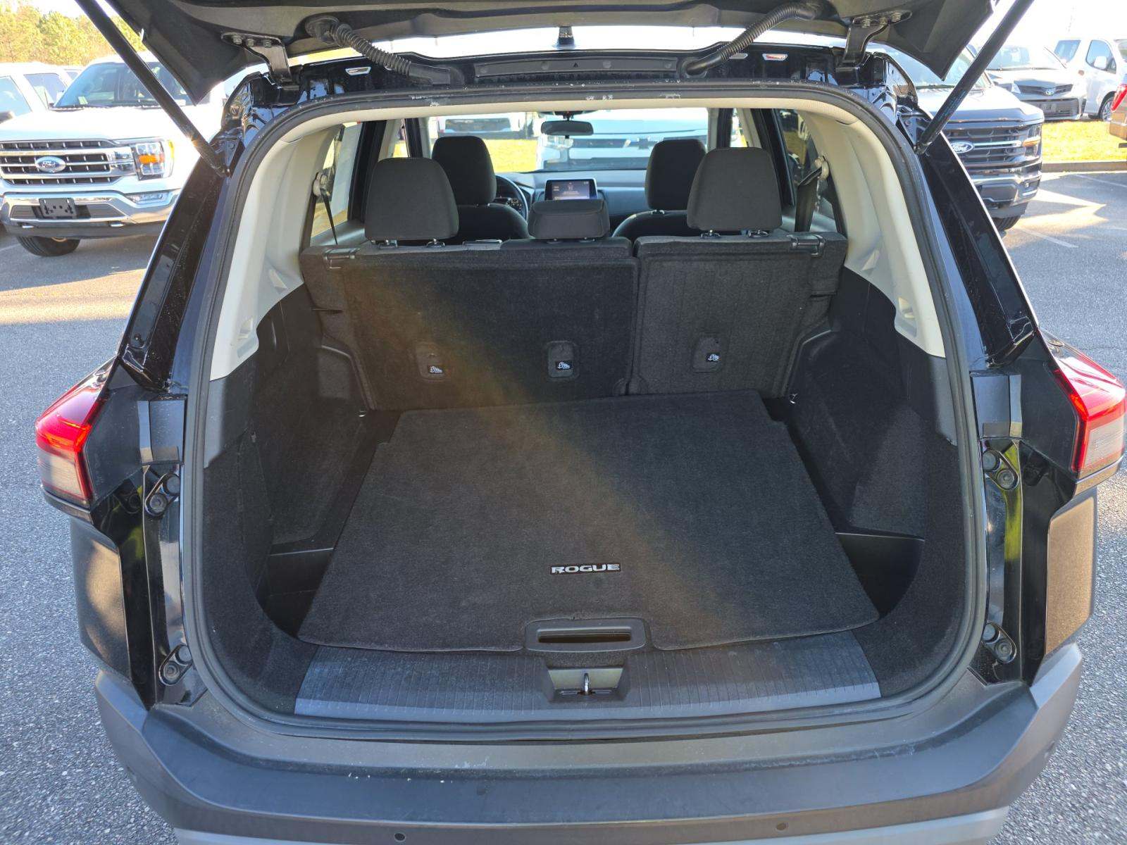 2023 Nissan Rogue SV FWD