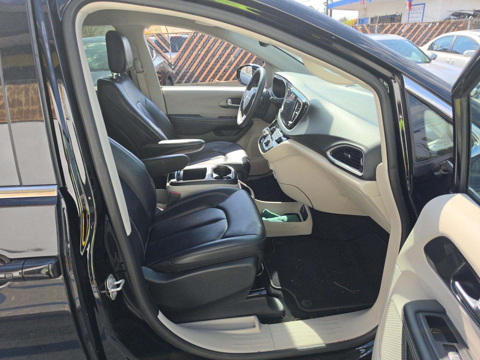 2024 Chrysler Pacifica Touring L FWD
