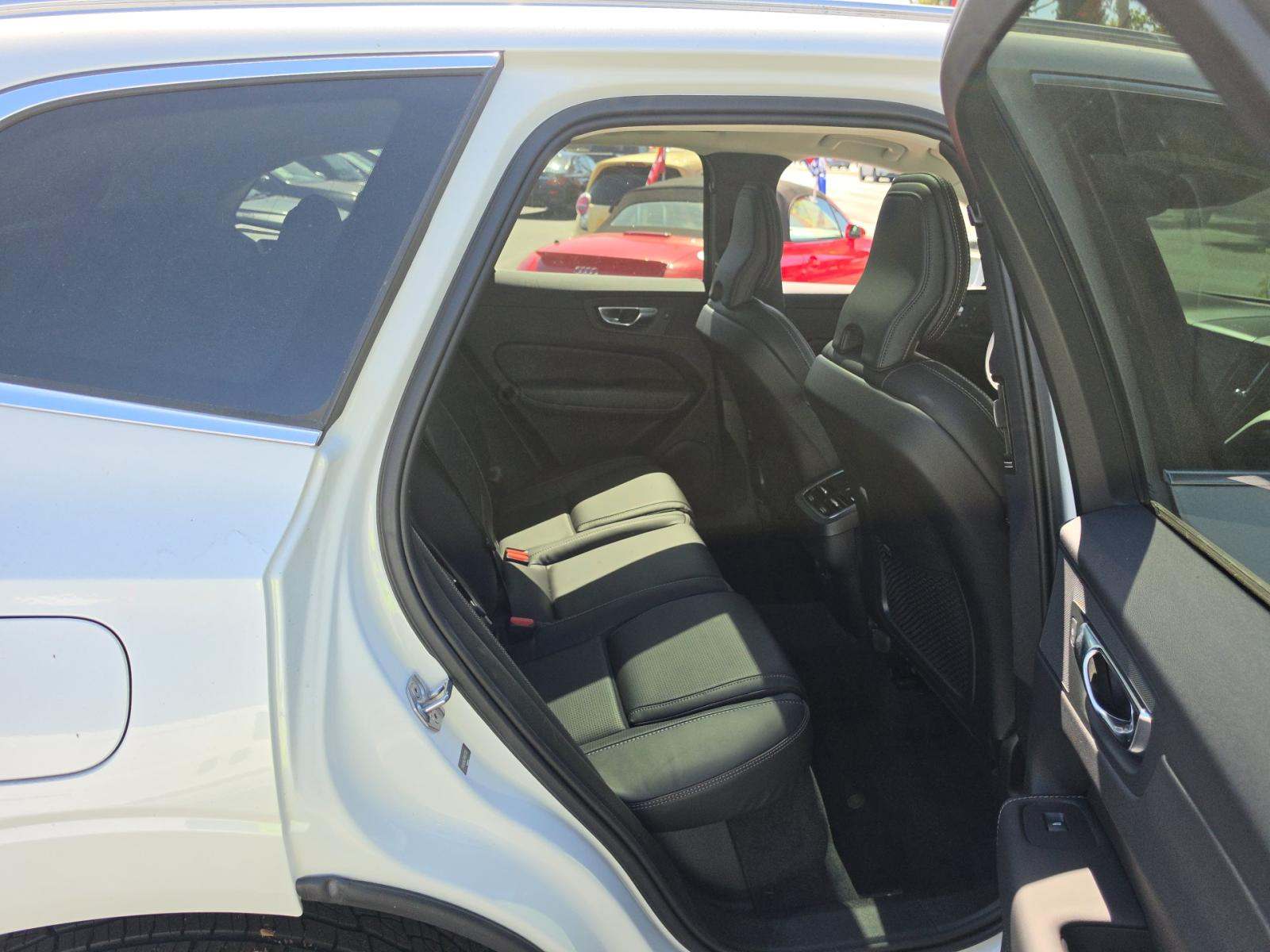 2021 Volvo XC60 T5 Inscription FWD