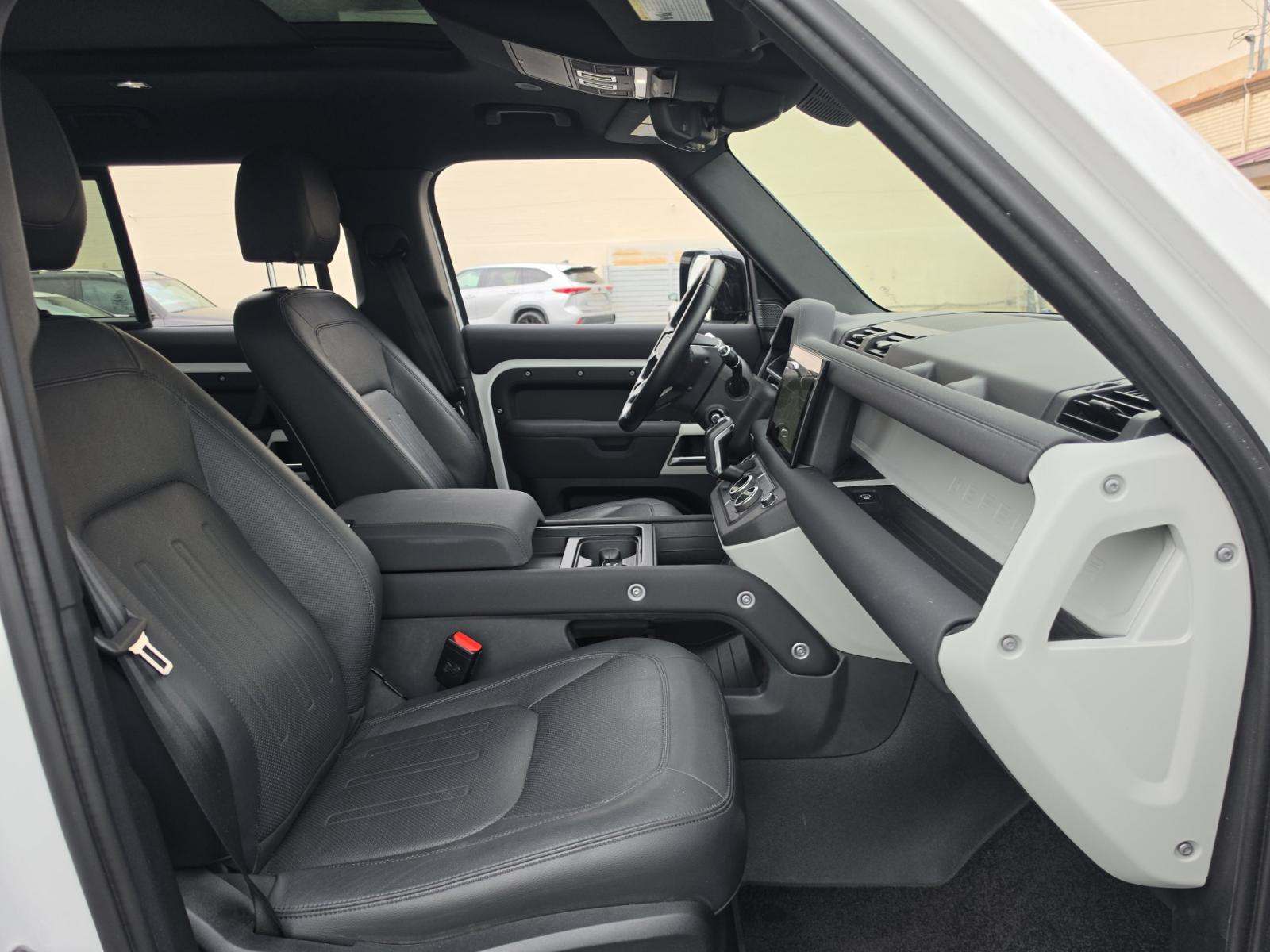 2022 Land Rover Defender 110 SE AWD