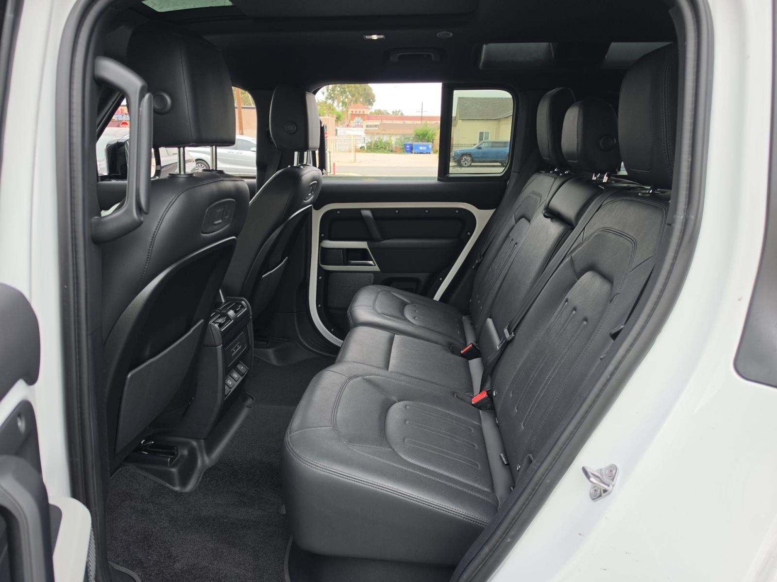 2022 Land Rover Defender 110 SE AWD