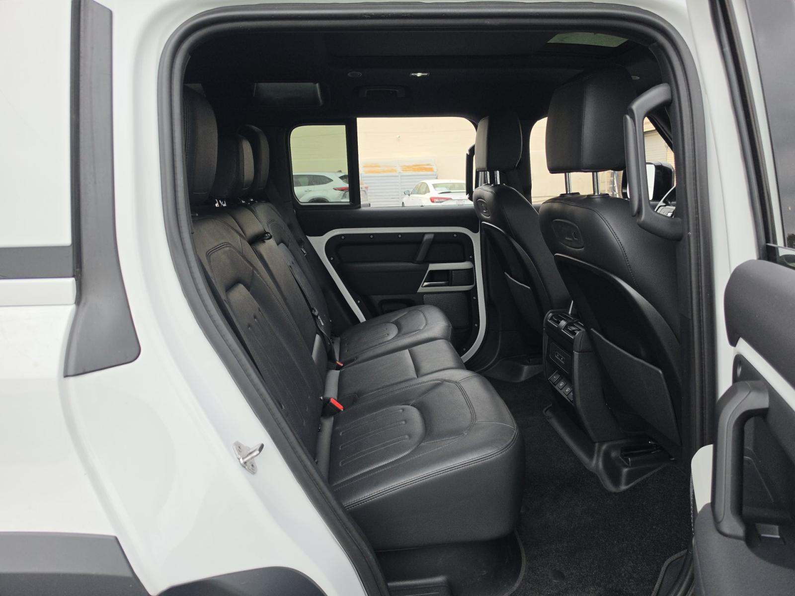 2022 Land Rover Defender 110 SE AWD