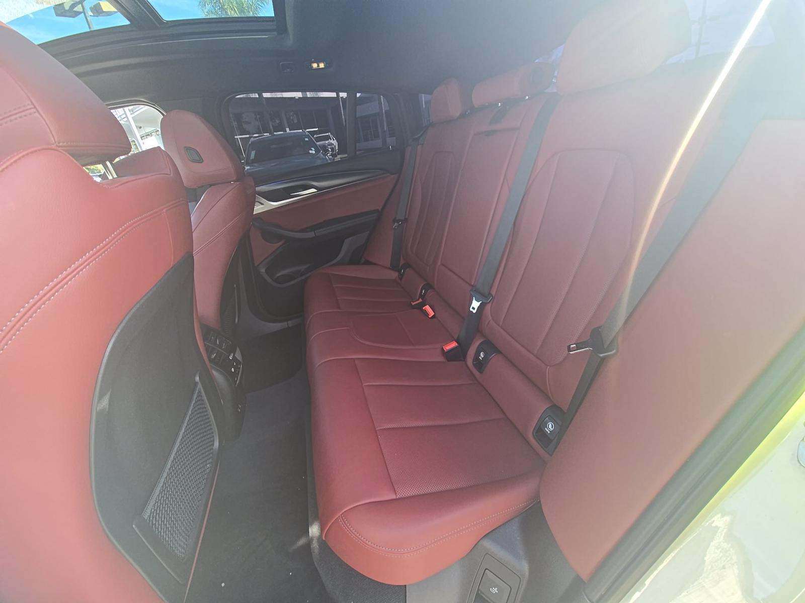 2022 BMW X4 xDrive30i AWD