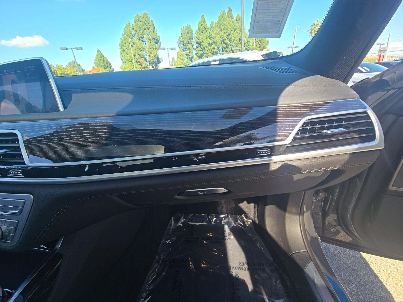 2022 BMW 7 Series 740i RWD