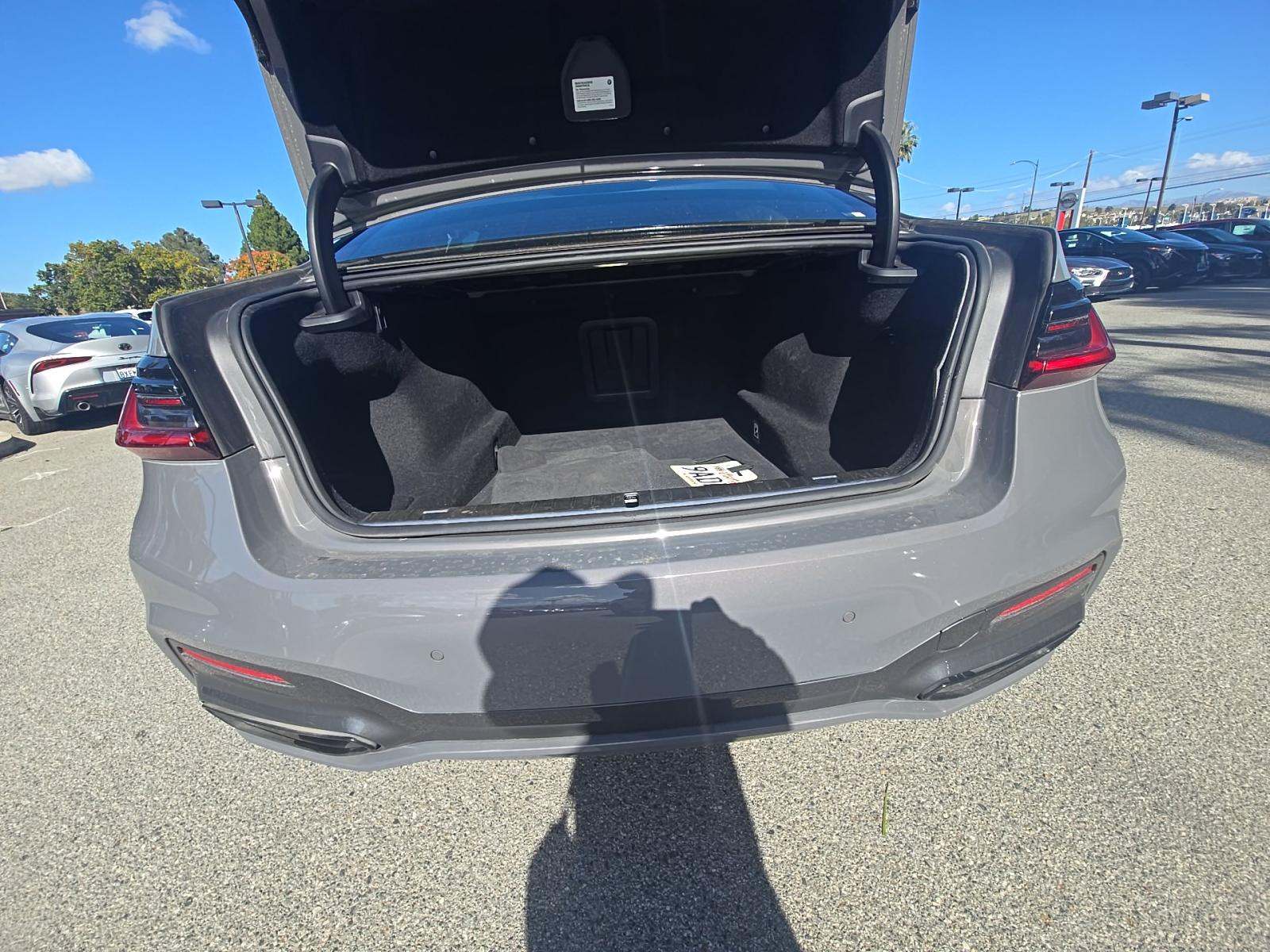 2022 BMW 7 Series 740i RWD