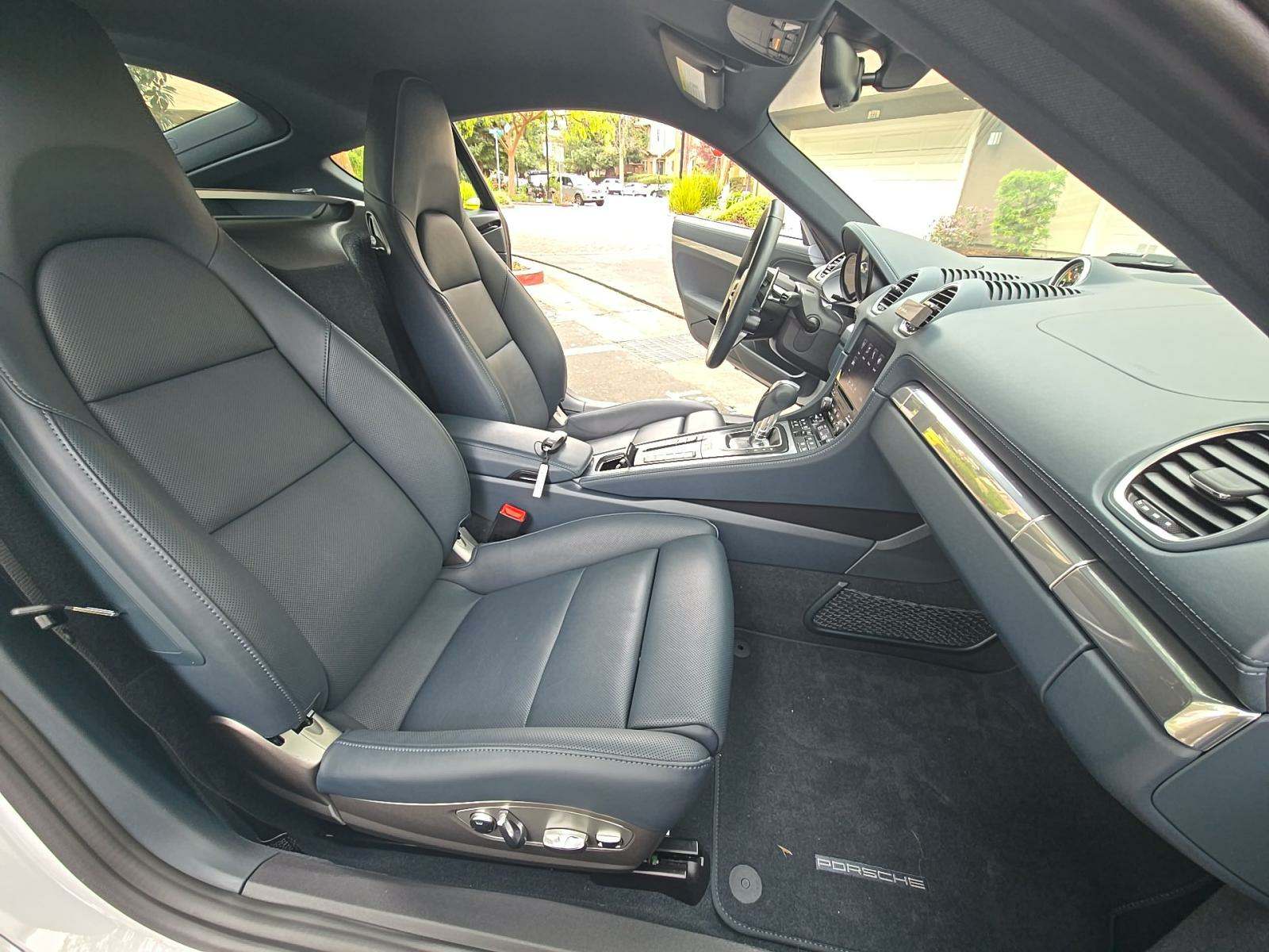 2023 Porsche 718 Cayman S RWD