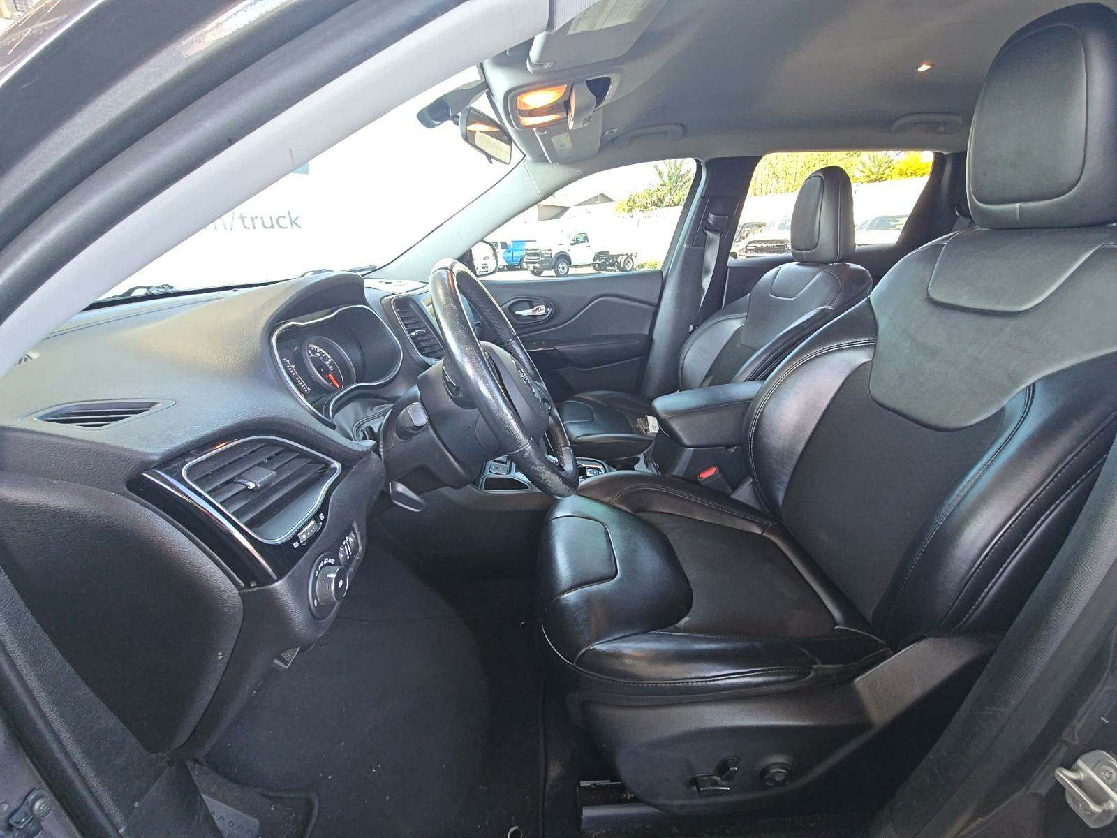 2019 Jeep Cherokee Latitude Altitude Edition FWD