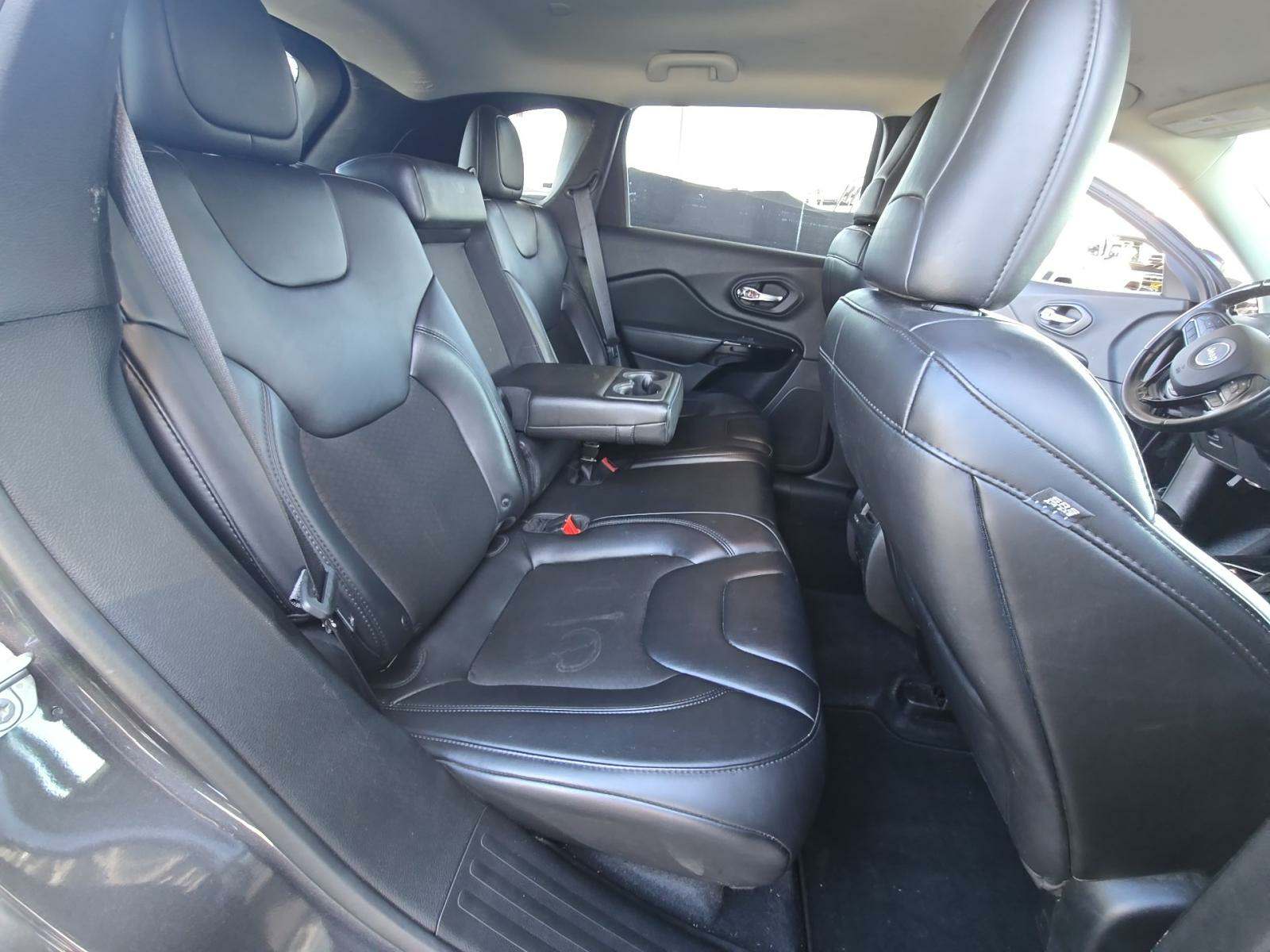 2019 Jeep Cherokee Latitude Altitude Edition FWD