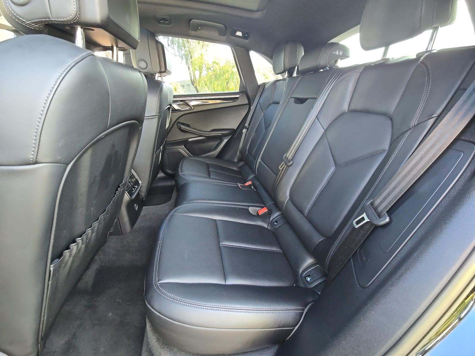 2024 Porsche Macan Base AWD