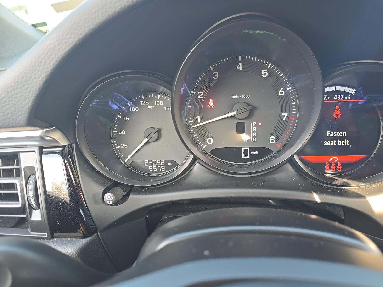 2024 Porsche Macan Base AWD