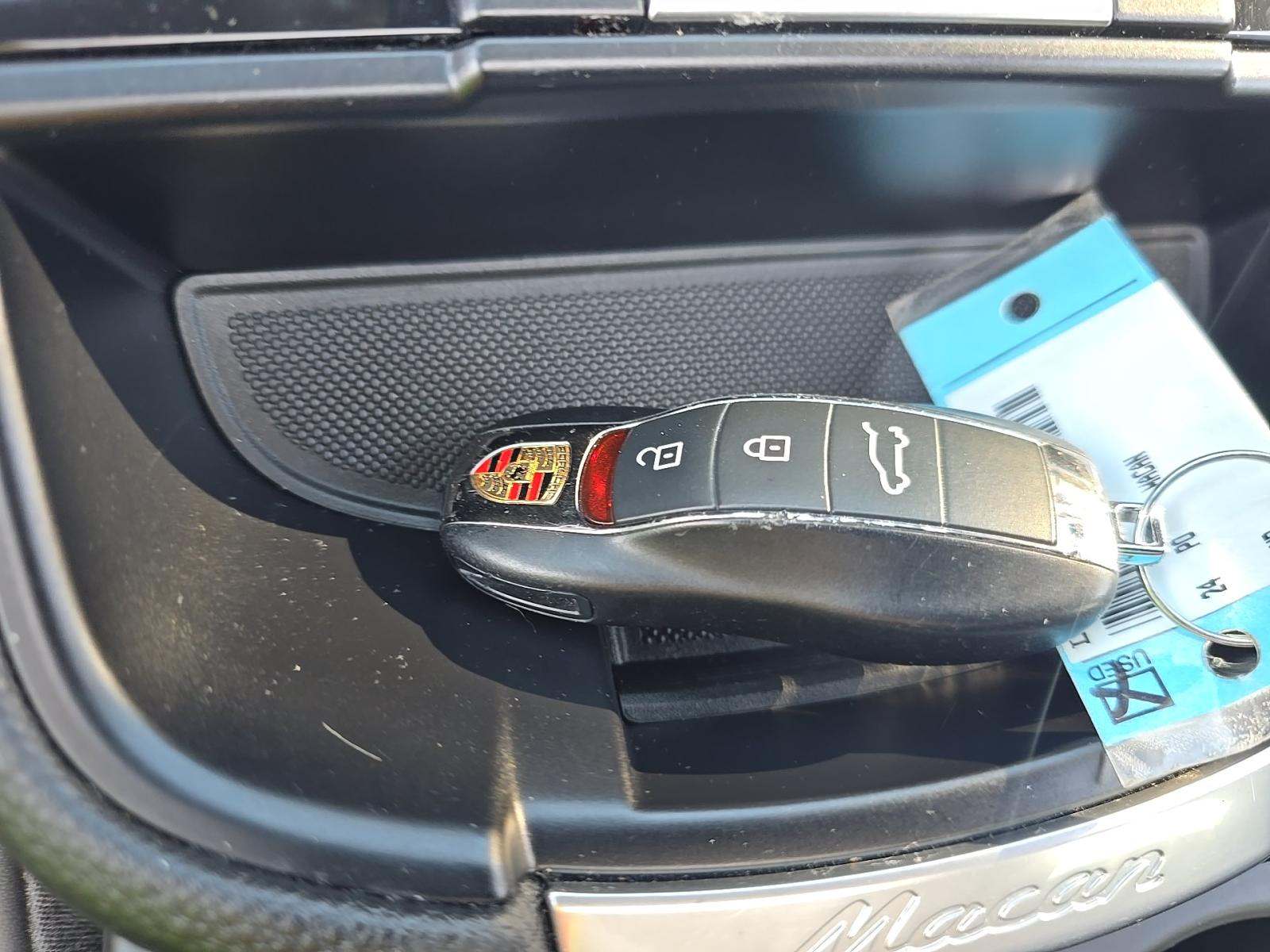 2024 Porsche Macan Base AWD