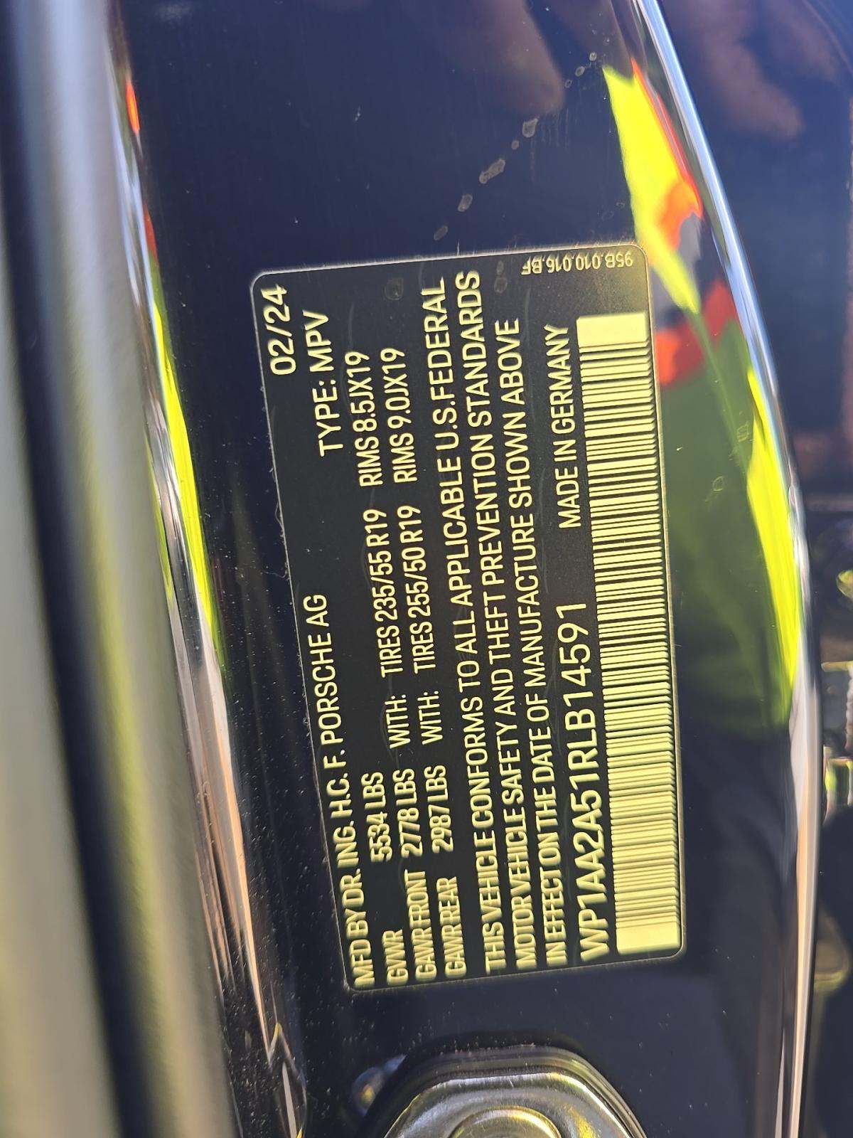 2024 Porsche Macan Base AWD