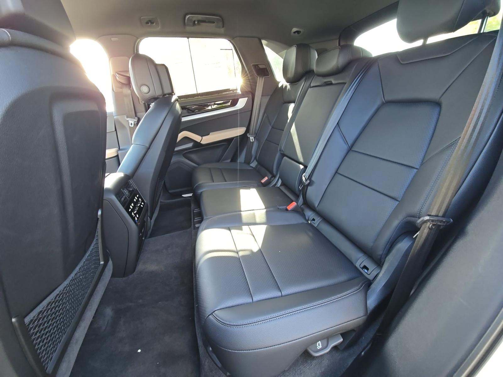 2024 Porsche Cayenne Base AWD