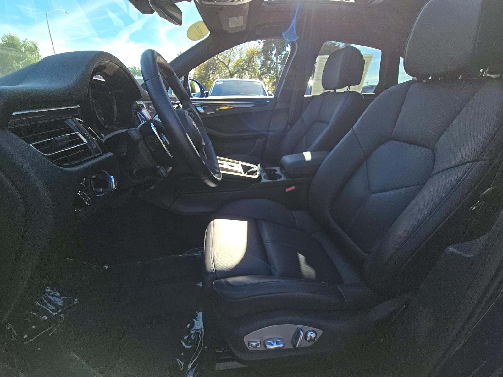 2025 Porsche Macan Base AWD