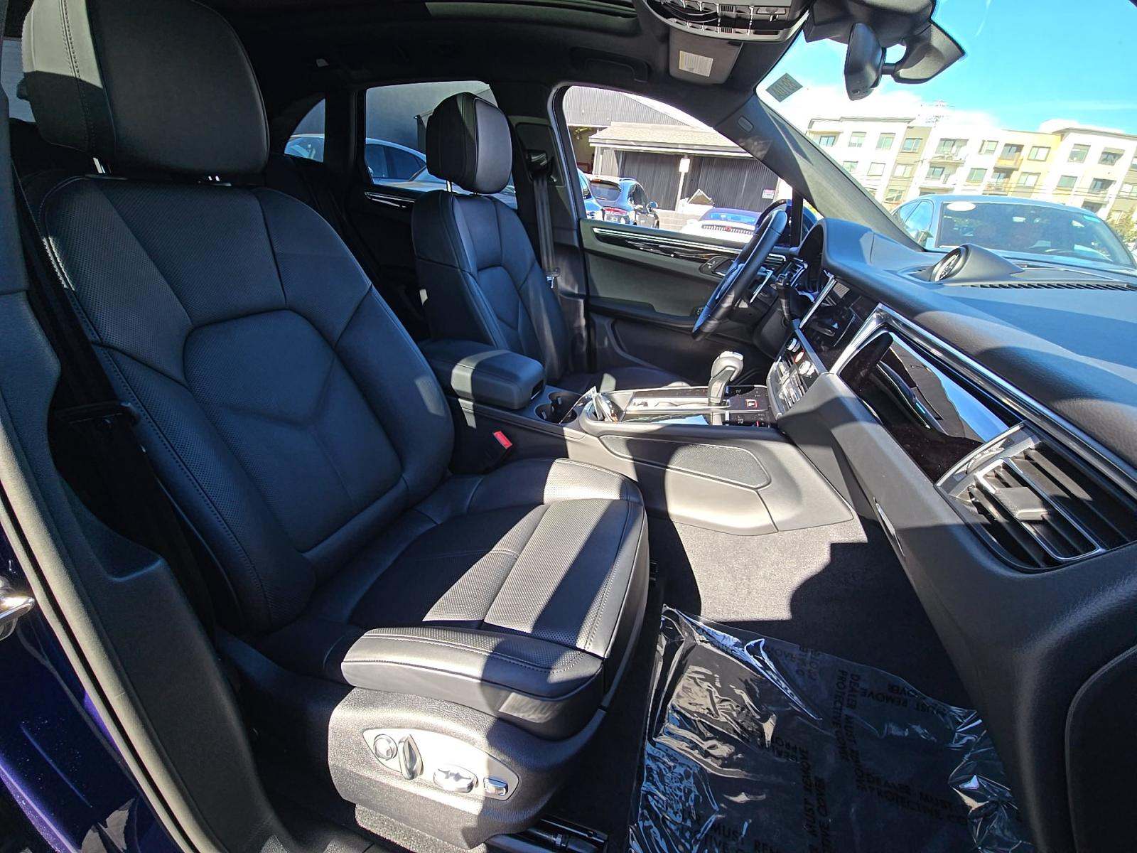 2025 Porsche Macan Base AWD