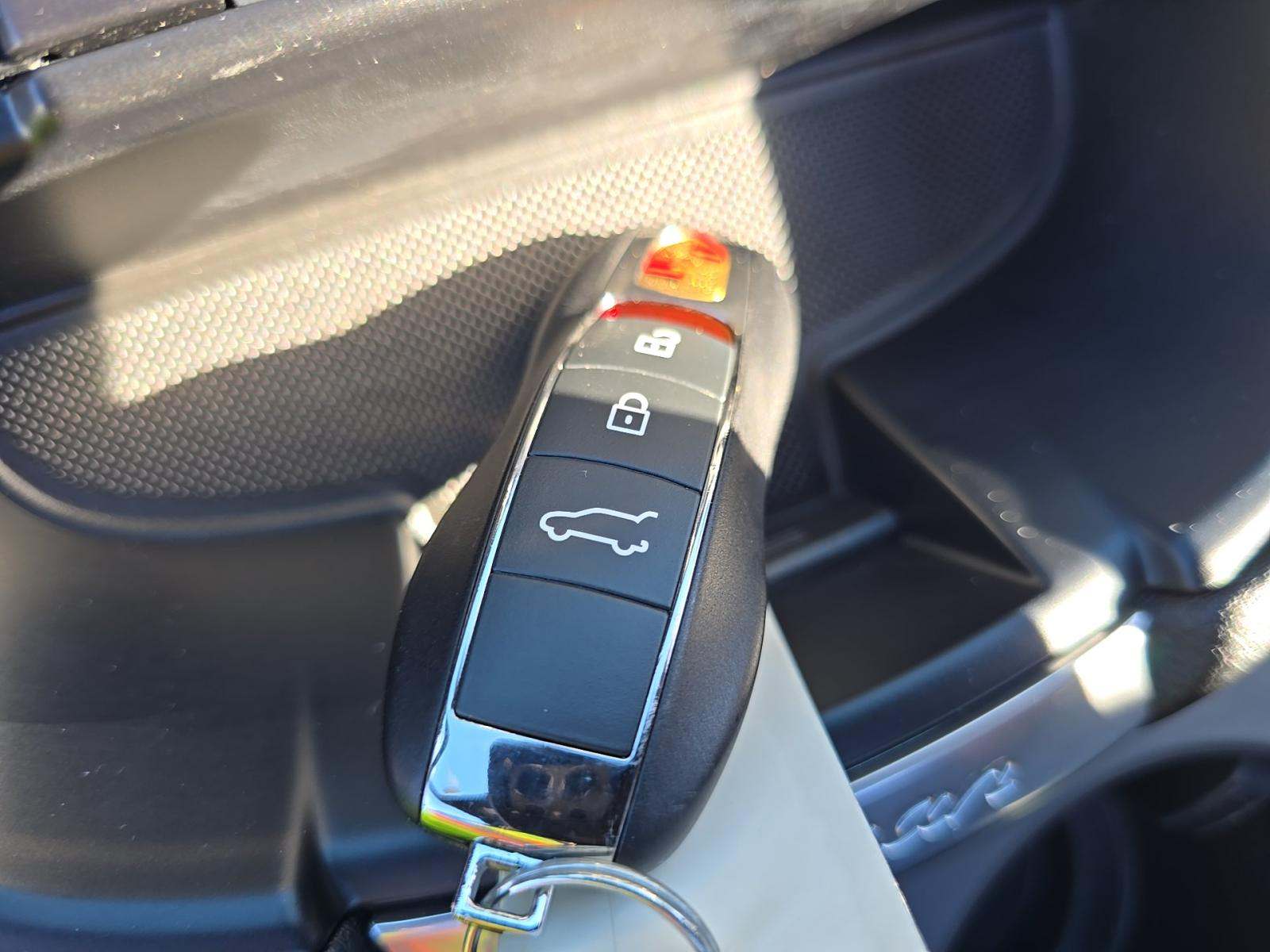 2025 Porsche Macan Base AWD