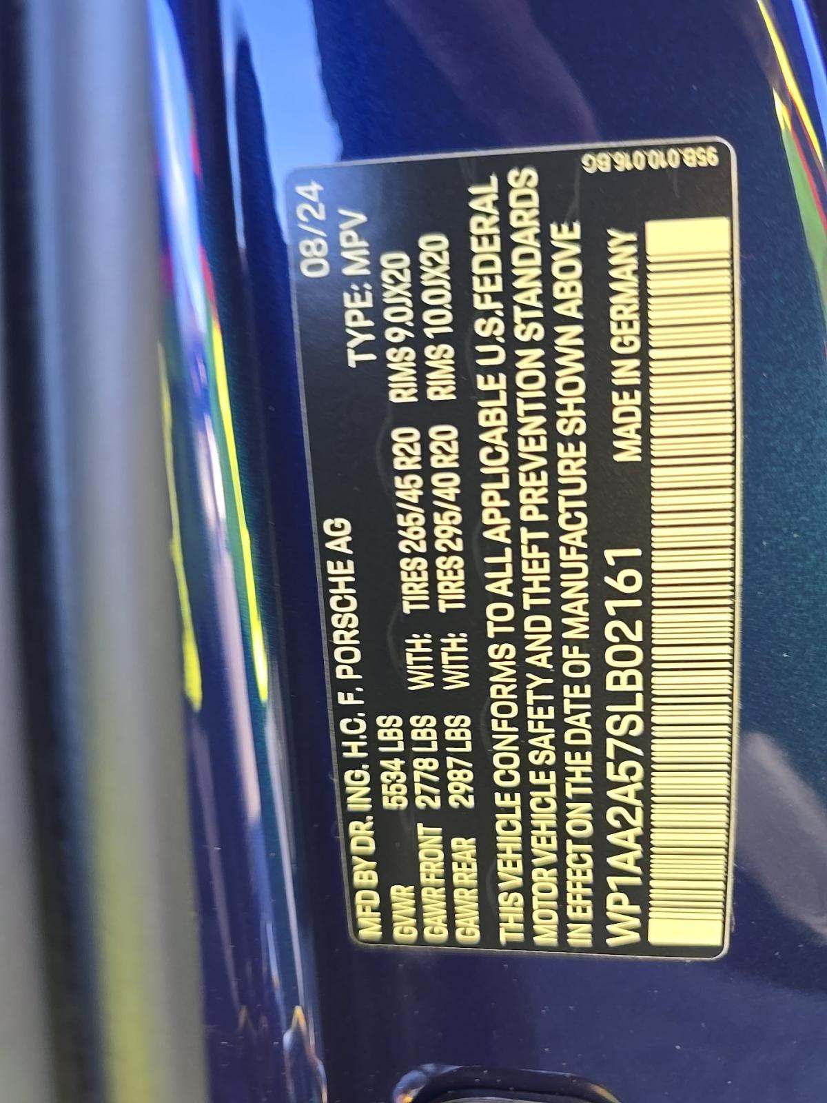 2025 Porsche Macan Base AWD