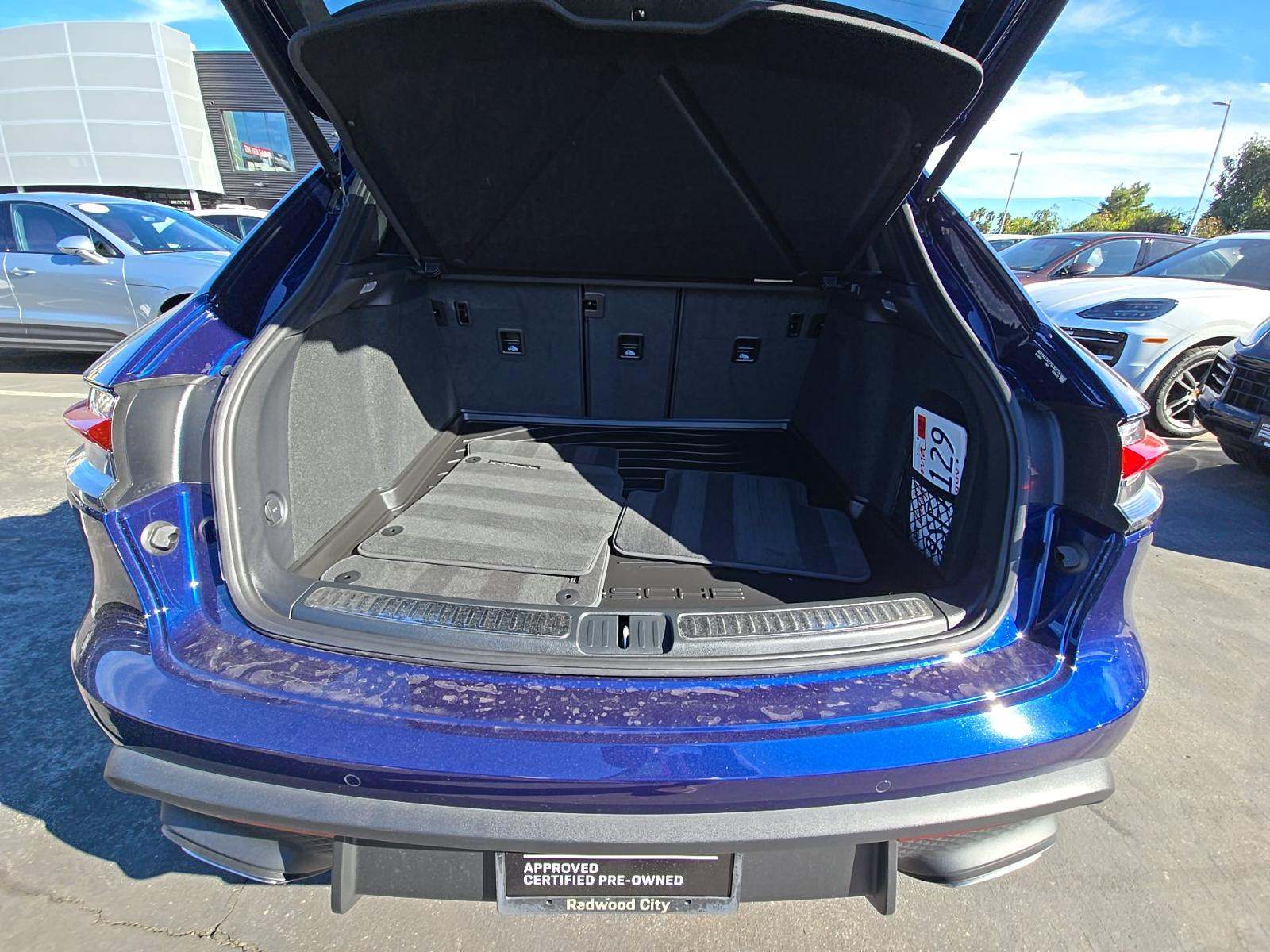 2025 Porsche Macan Base AWD