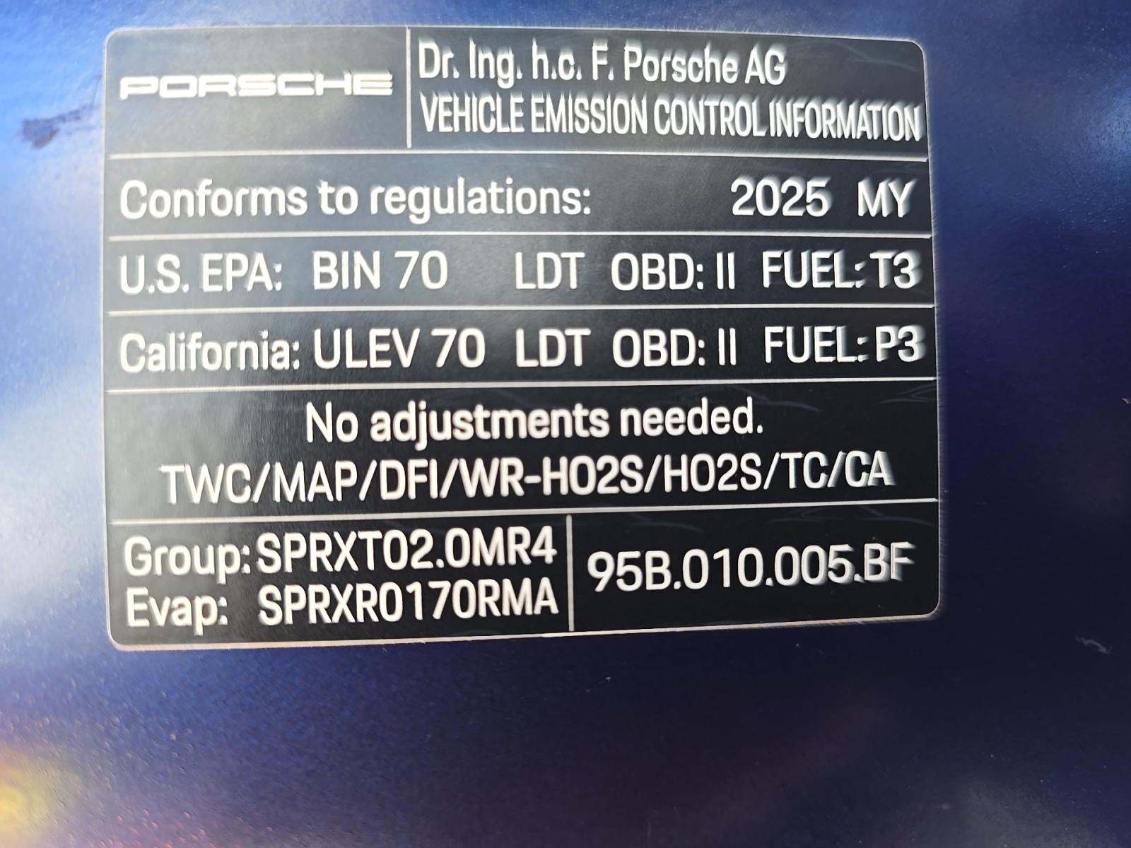 2025 Porsche Macan Base AWD