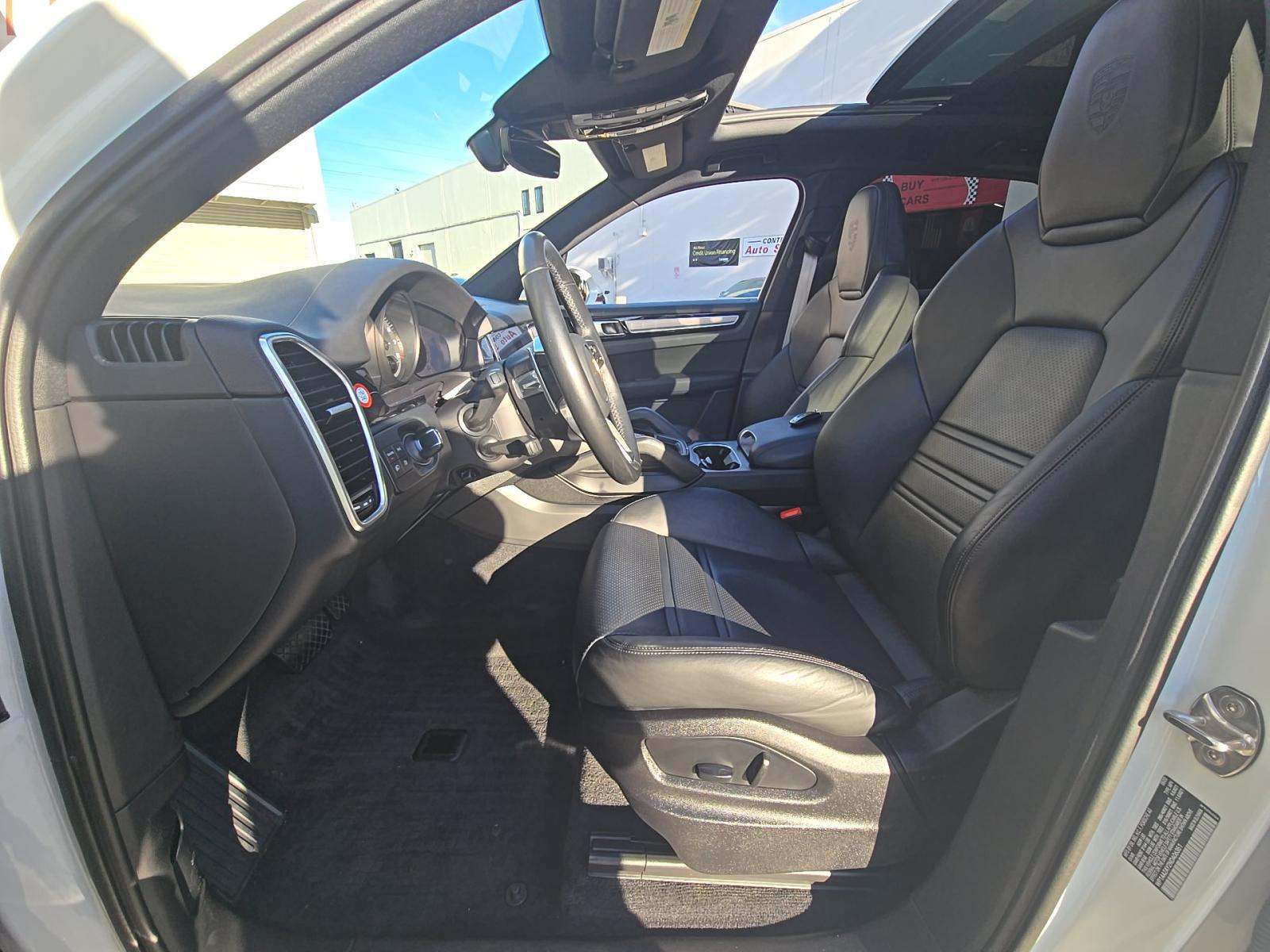 2022 Porsche Cayenne Platinum Edition AWD