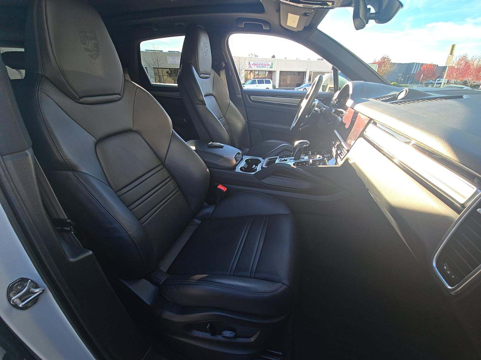 2022 Porsche Cayenne Platinum Edition AWD