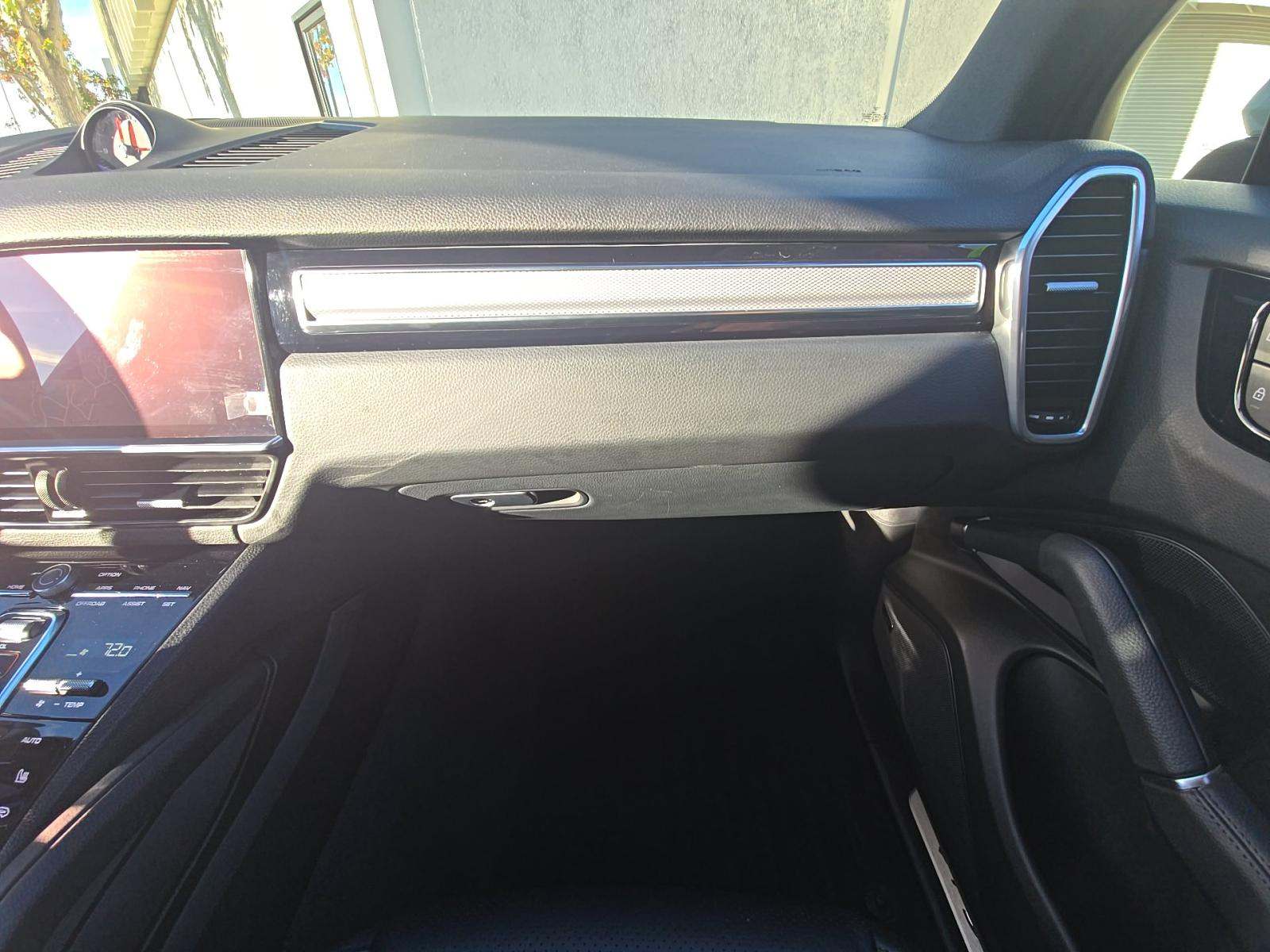 2022 Porsche Cayenne Platinum Edition AWD