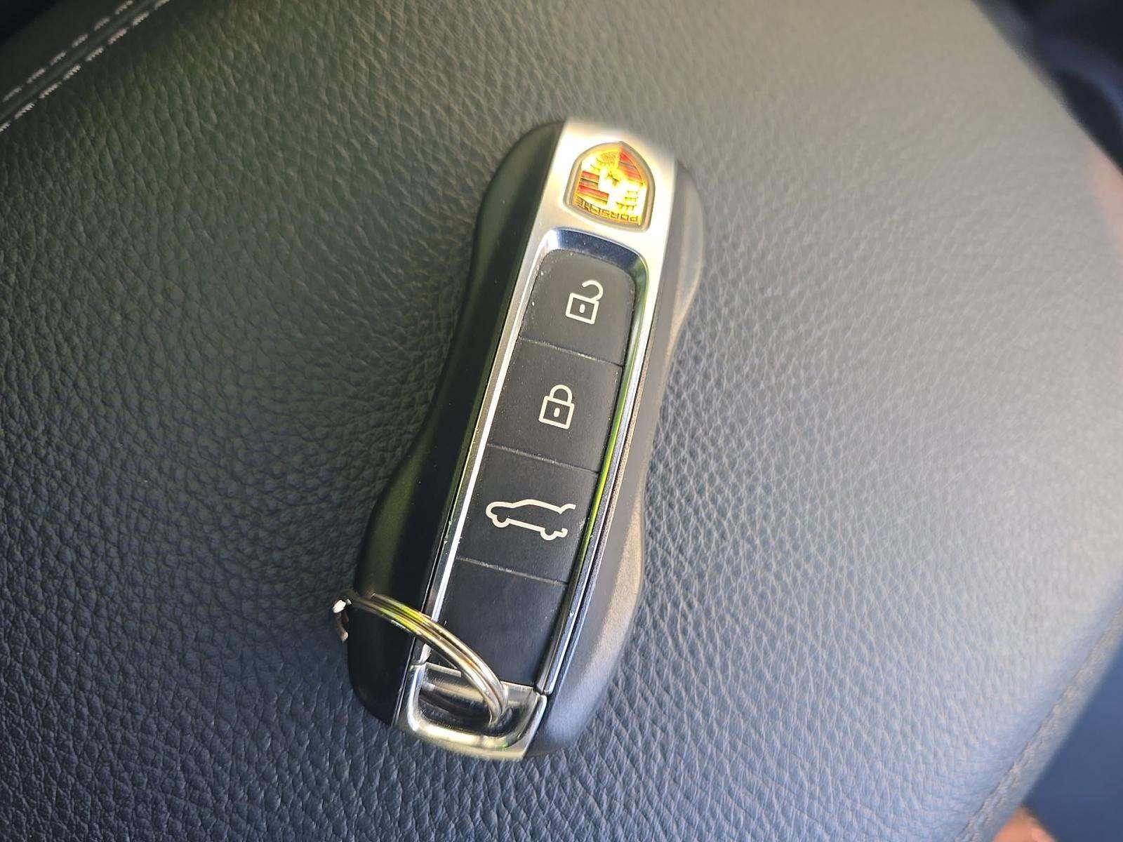 2022 Porsche Cayenne Platinum Edition AWD