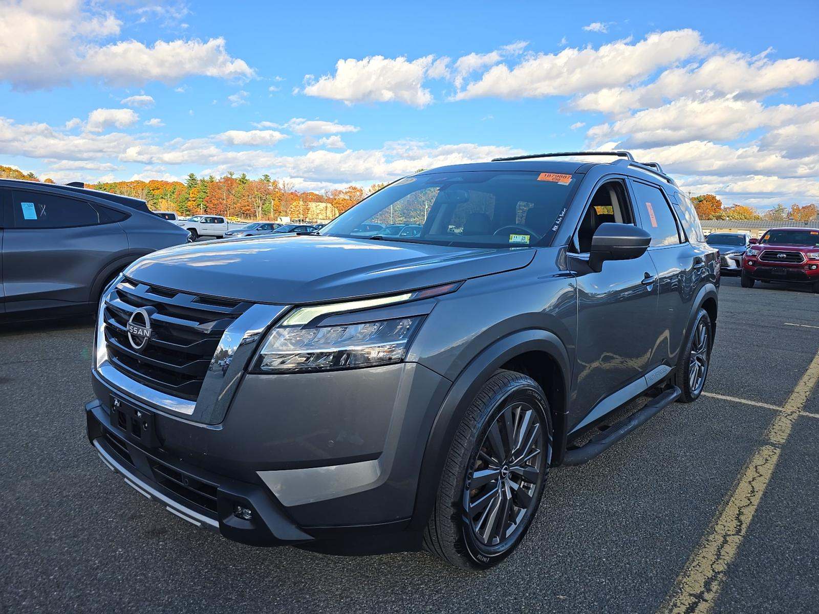2022 Nissan Pathfinder SL AWD