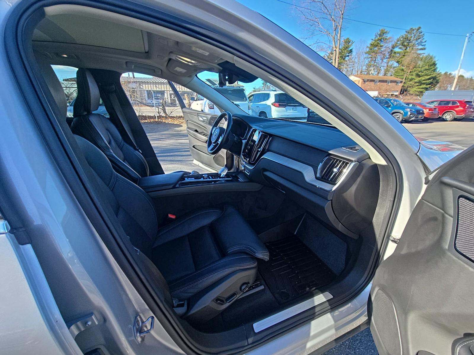 2022 Volvo XC60 B6 Inscription AWD