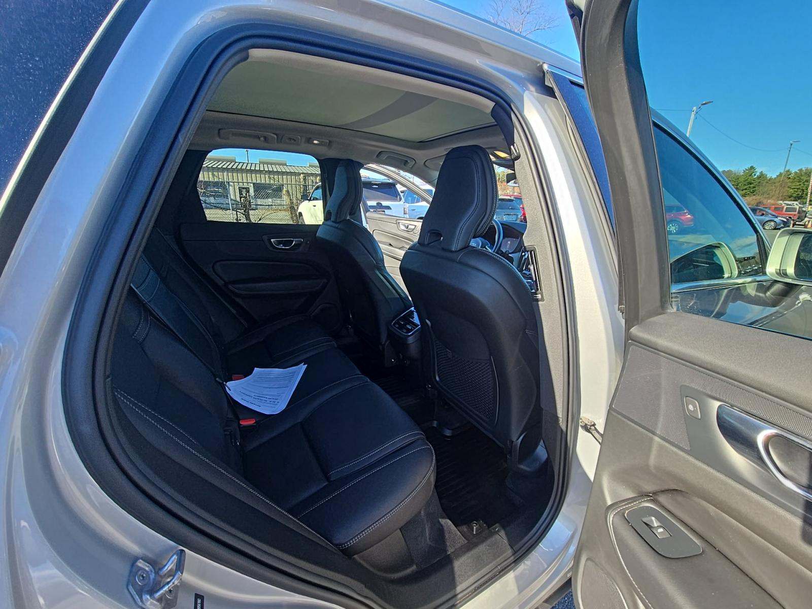 2022 Volvo XC60 B6 Inscription AWD