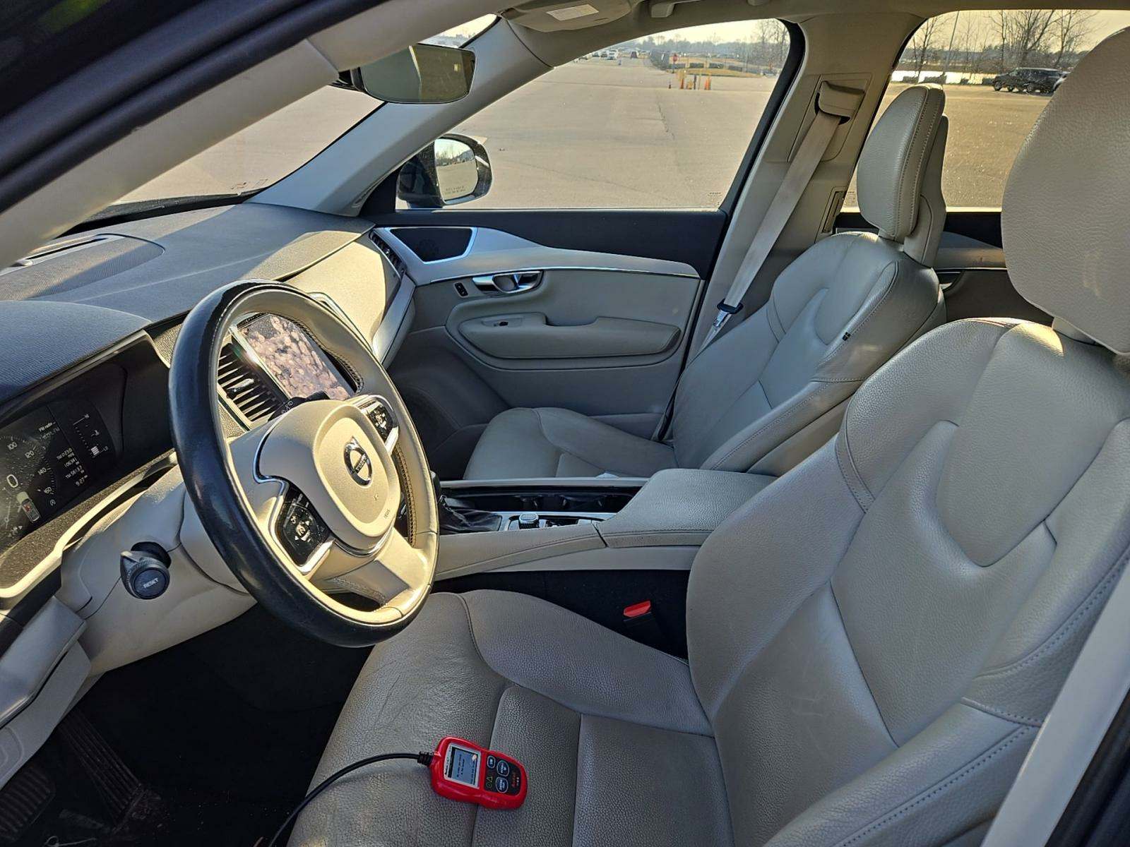 2018 Volvo XC90 T5 Momentum FWD