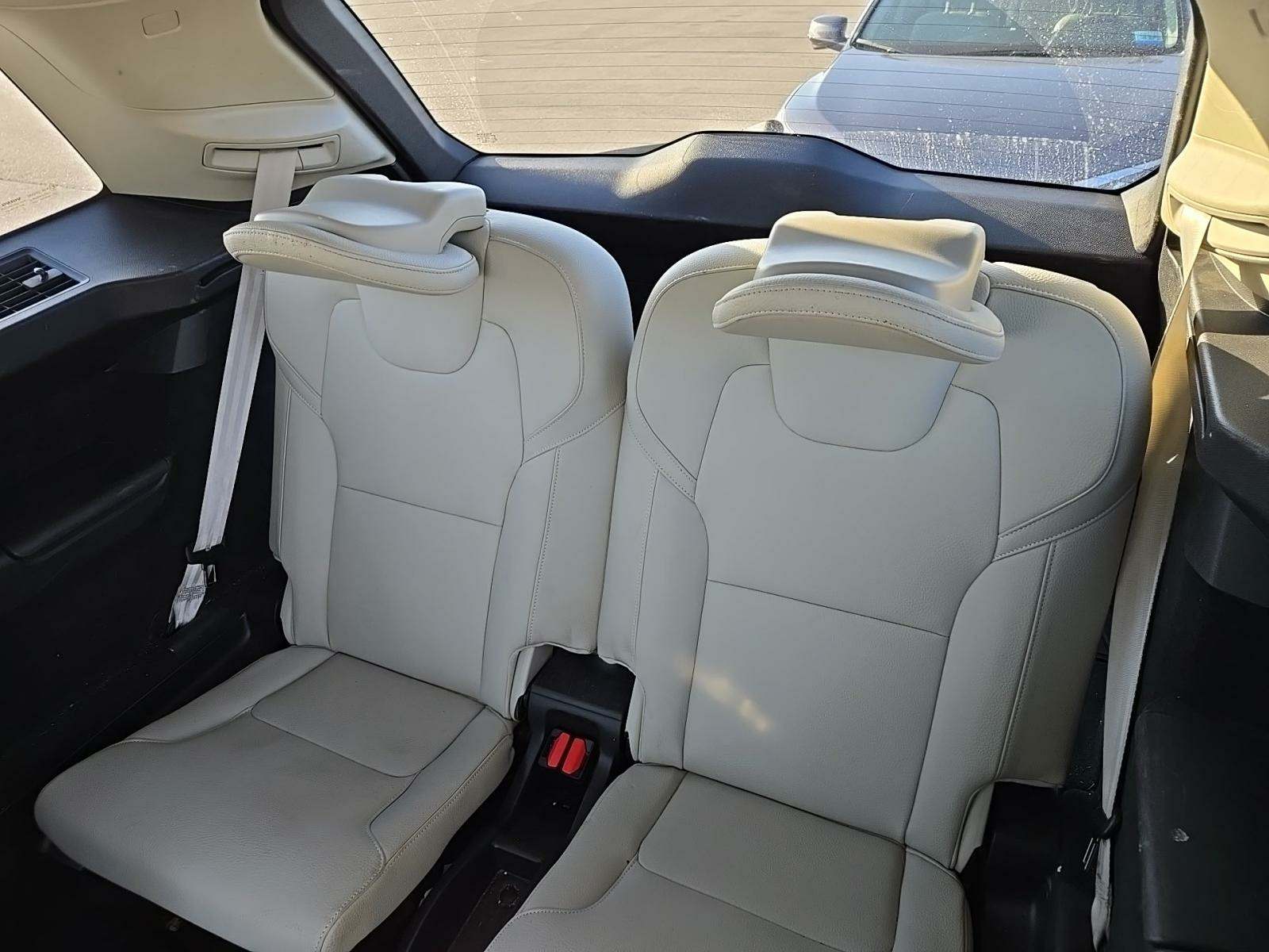 2018 Volvo XC90 T5 Momentum FWD