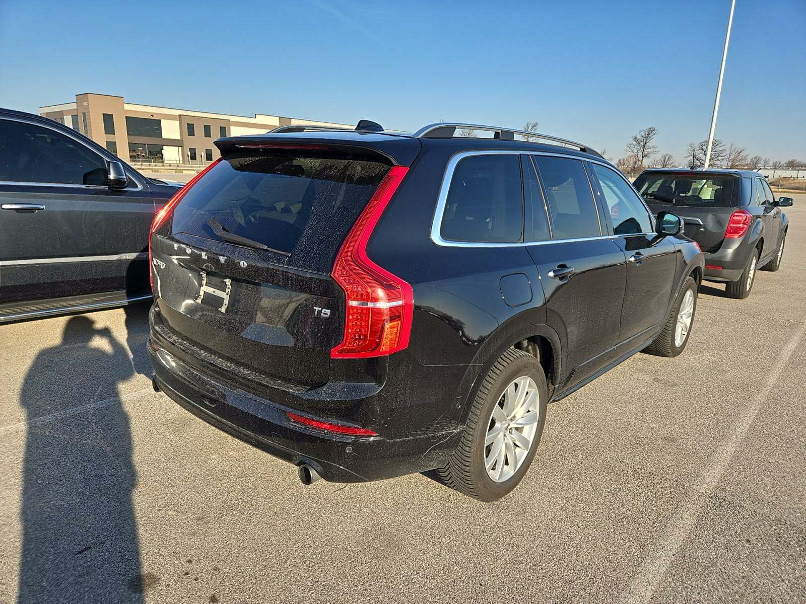 2018 Volvo XC90 T5 Momentum FWD