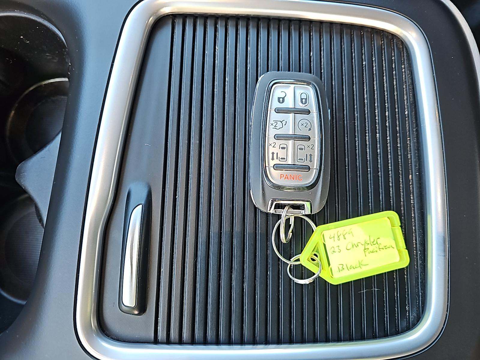 2023 Chrysler Pacifica Hybrid Touring L FWD