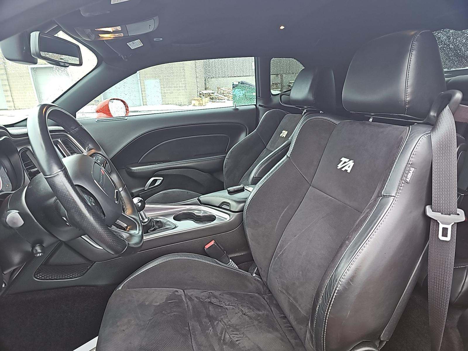 DODGE CHALLENGER - 2