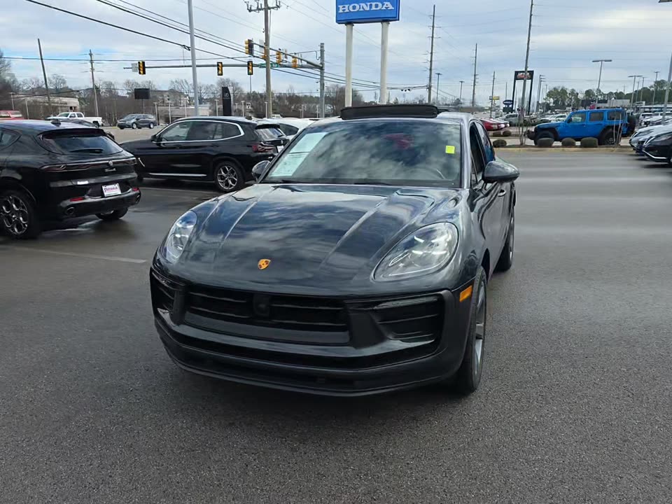 2023 Porsche Macan Base AWD