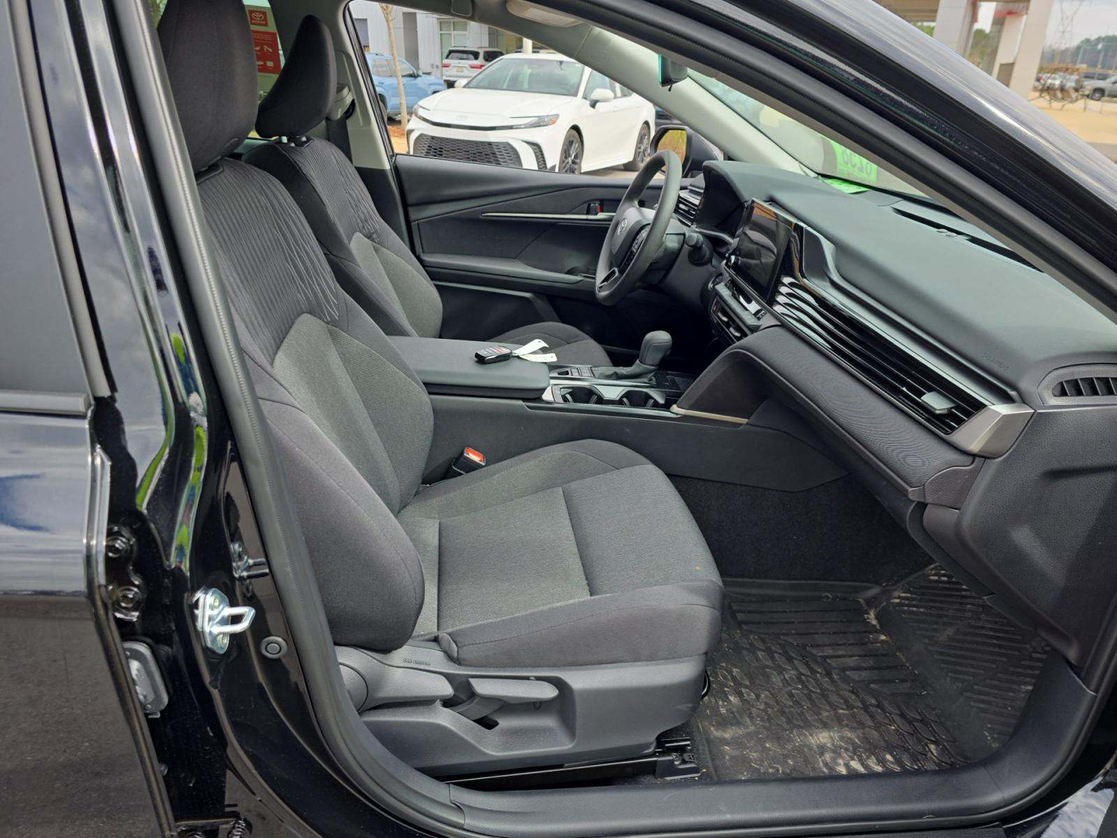 2025 Toyota Camry LE FWD