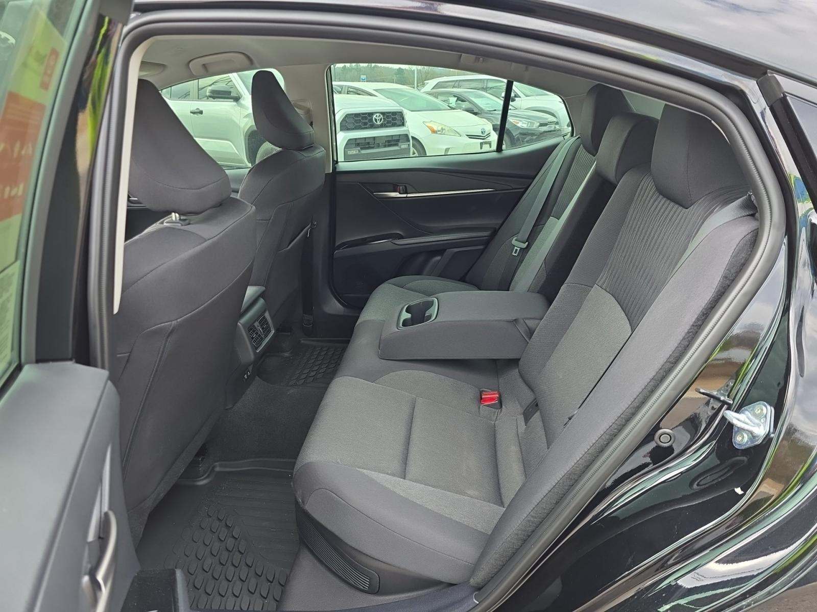 2025 Toyota Camry LE FWD