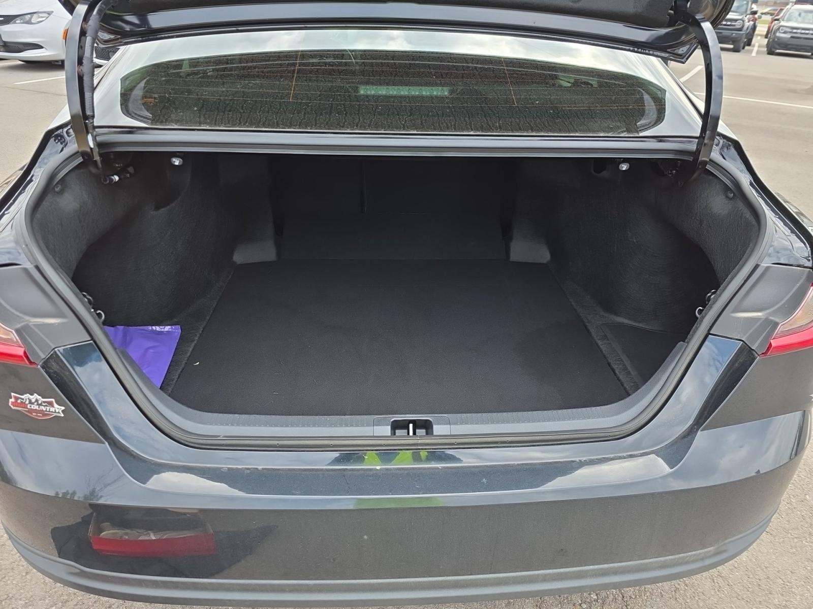 2025 Toyota Camry LE FWD