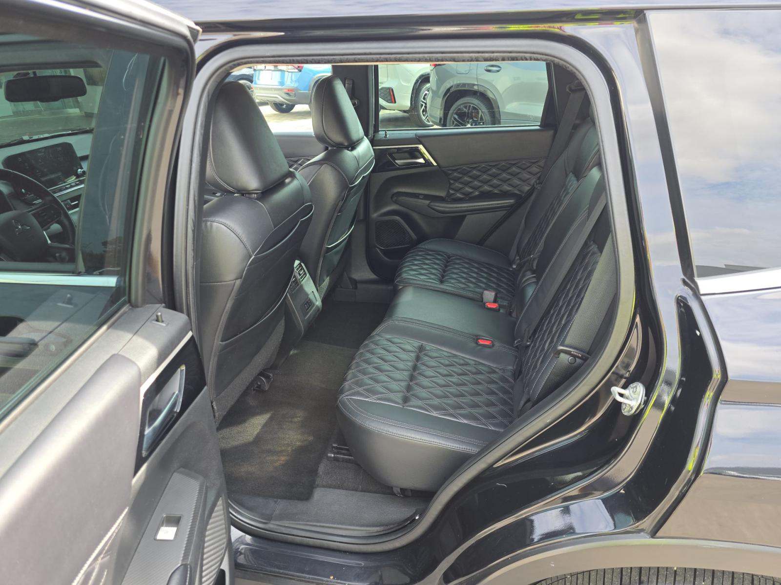 2022 Mitsubishi Outlander SEL Special Edition FWD